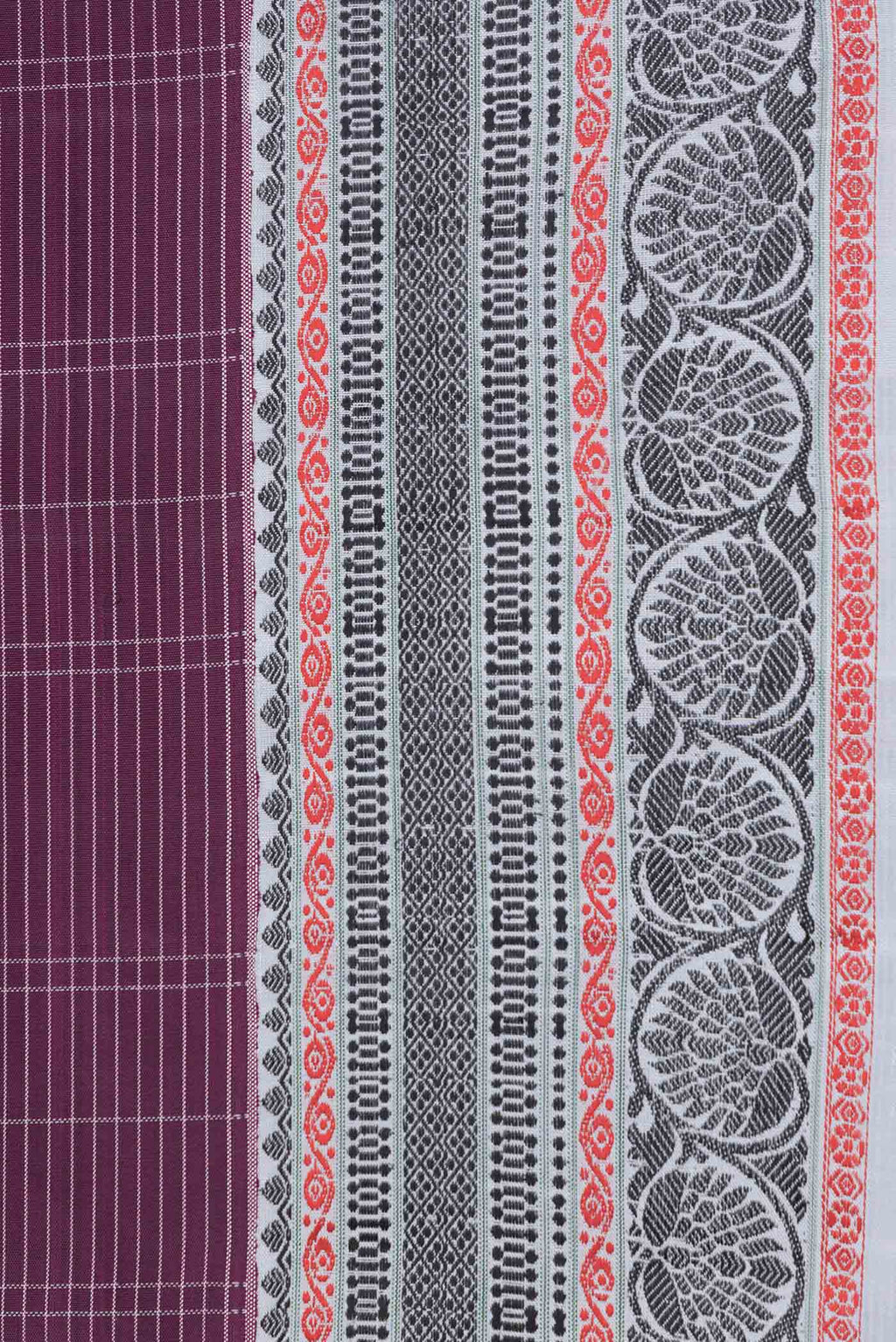 Border image of Burgundy Dual Tone Kanjivaram Saree with Checked design on the body and Thread Border. 
