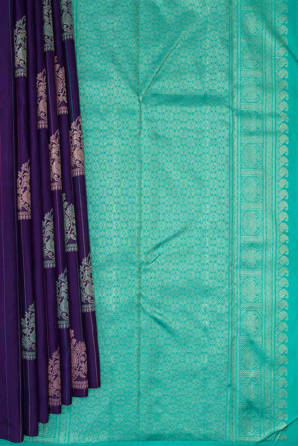 Pleats and pallu of Pure Silk Pure Zari Navy Blue Dual Tone Kanchipuram Saree with Stripes on the body and Without Border