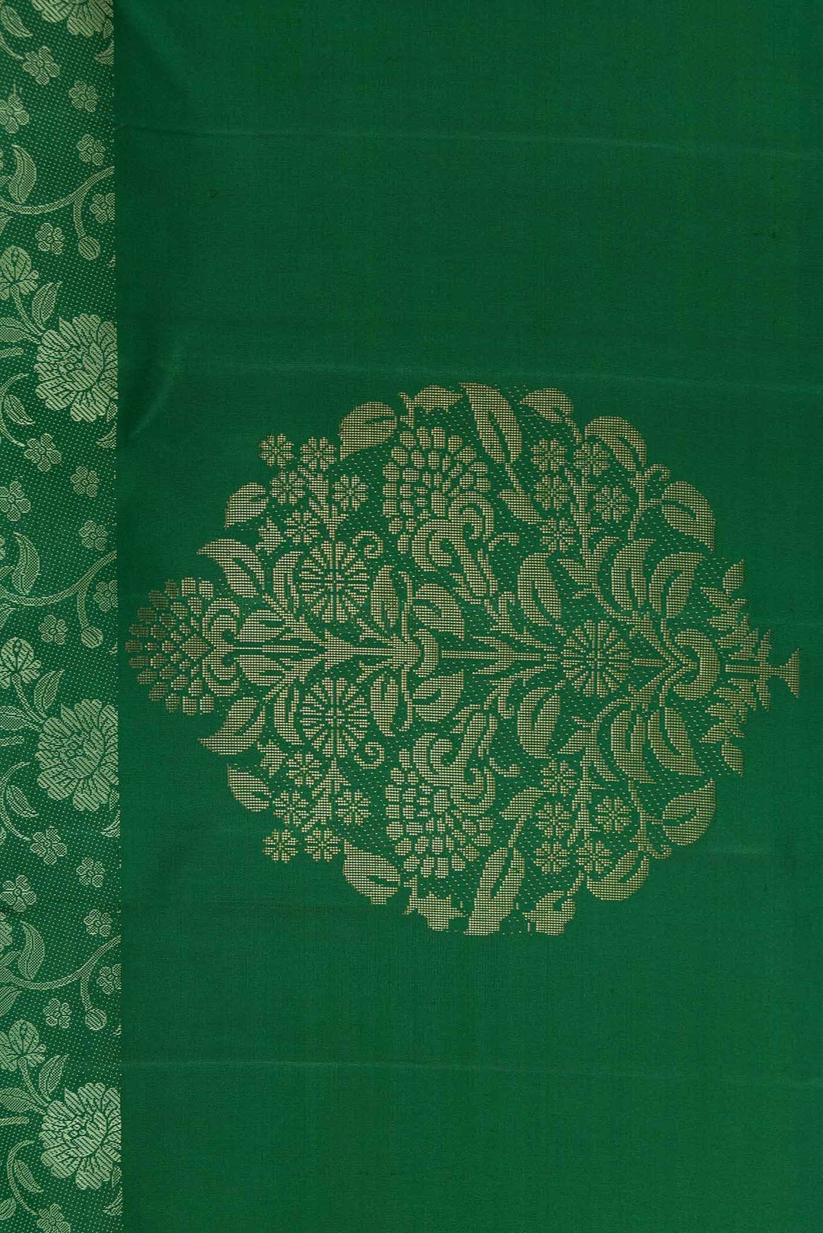 Border image of Pure Silk Pure Zari Green Dual Tone Kanchipuram Saree with Jacquard design on the body and Fancy Border