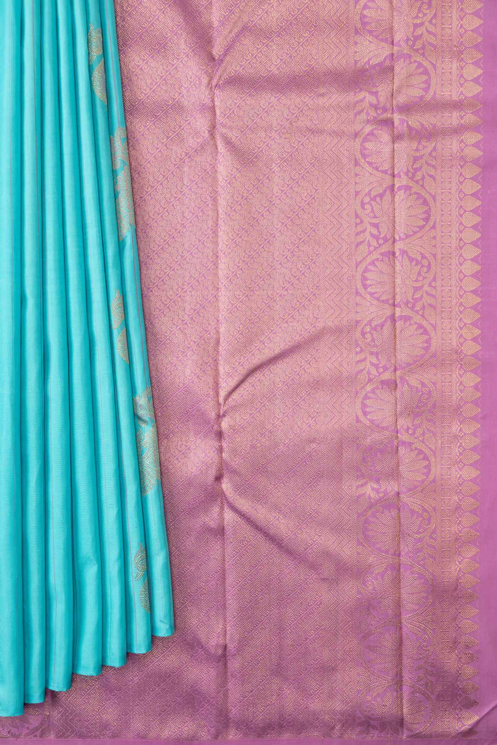 Pleats and pallu of Sky Blue Dual Tone Kanchipuram Silk Saree with Zari Butta on the body and Without Border