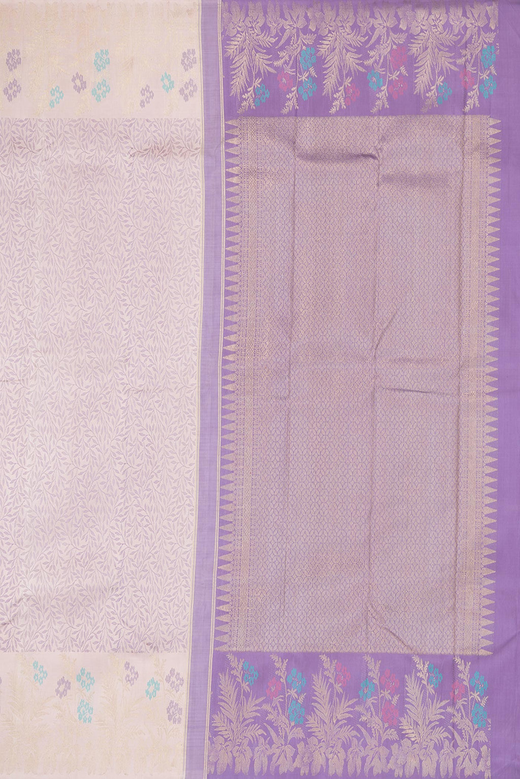 Close up image of the pallu of Pure Silk Golden Peach Kanchipuram Saree with Jacquard design on the body and Fancy Border. 