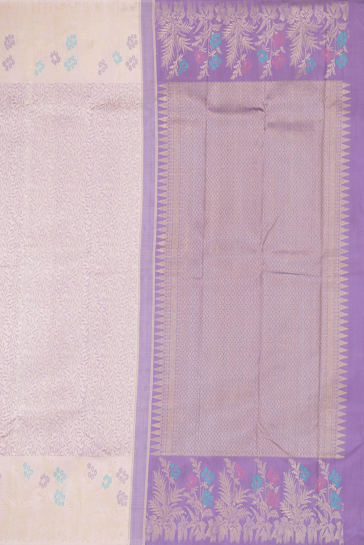 Close up image of the pallu of Pure Silk Golden Peach Kanchipuram Saree with Jacquard design on the body and Fancy Border. 