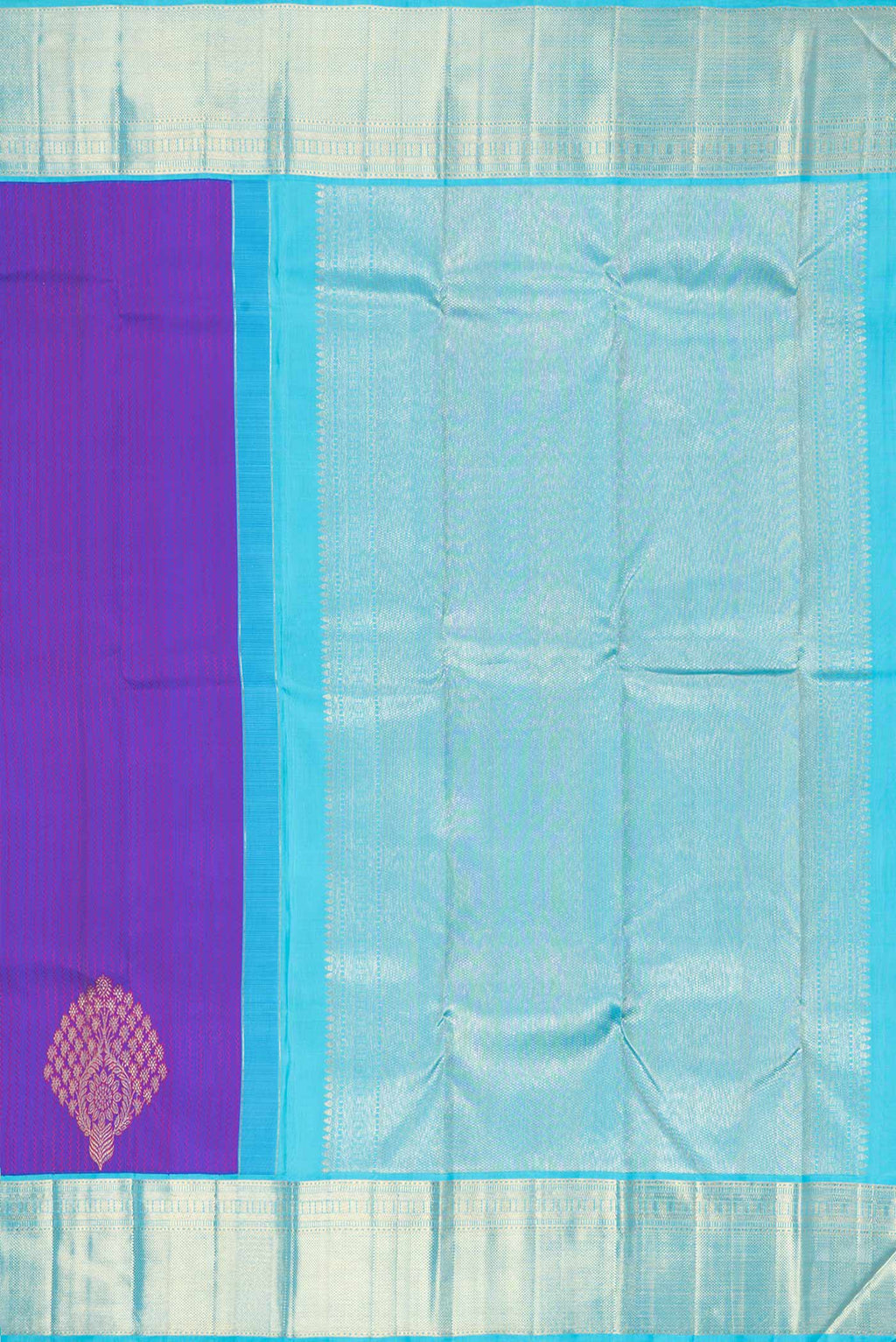 Close up image of the pallu of Royal Blue Dual Tone Kanchipuram Saree with Jacquard With Zari Butta on the body and Zari Border
