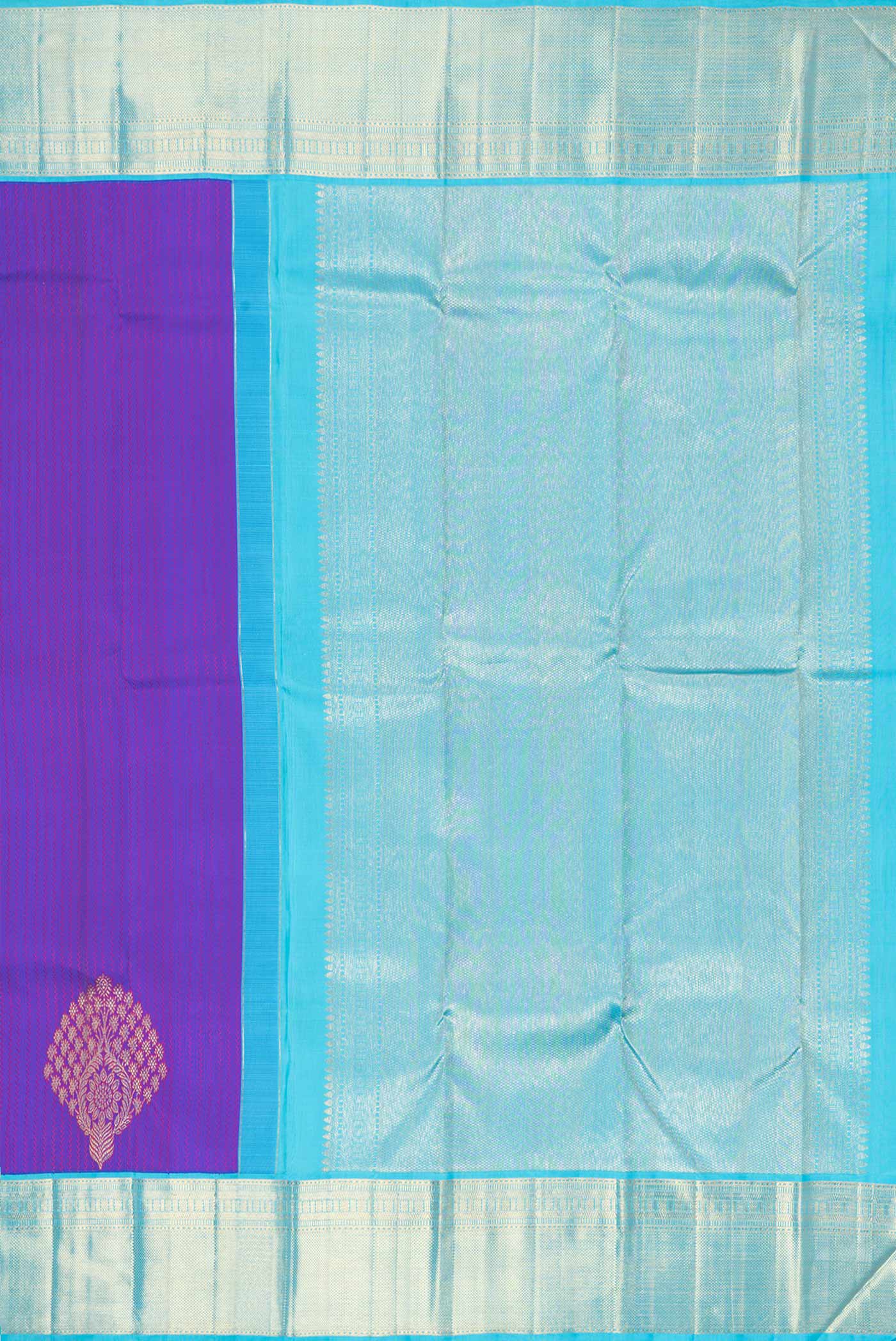 Close up image of the pallu of Royal Blue Dual Tone Kanchipuram Saree with Jacquard With Zari Butta on the body and Zari Border