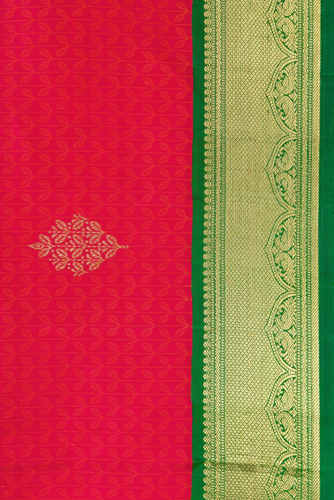 Border image of Pure Silk Pure Zari Pink Dual Tone Kanchipuram Saree with Jacquard With Zari Butta on the body and Zari Border. 