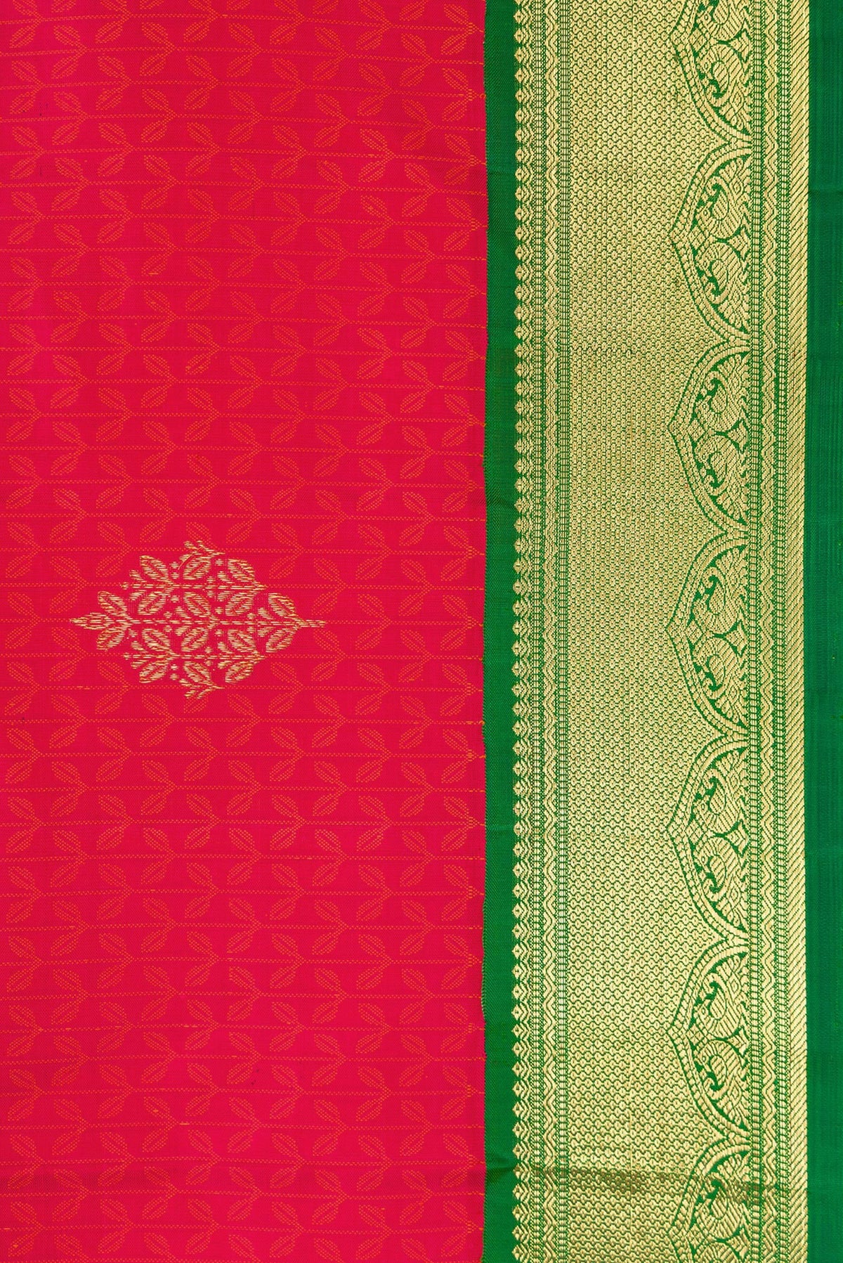 Border image of Pure Silk Pure Zari Pink Dual Tone Kanchipuram Saree with Jacquard With Zari Butta on the body and Zari Border. 