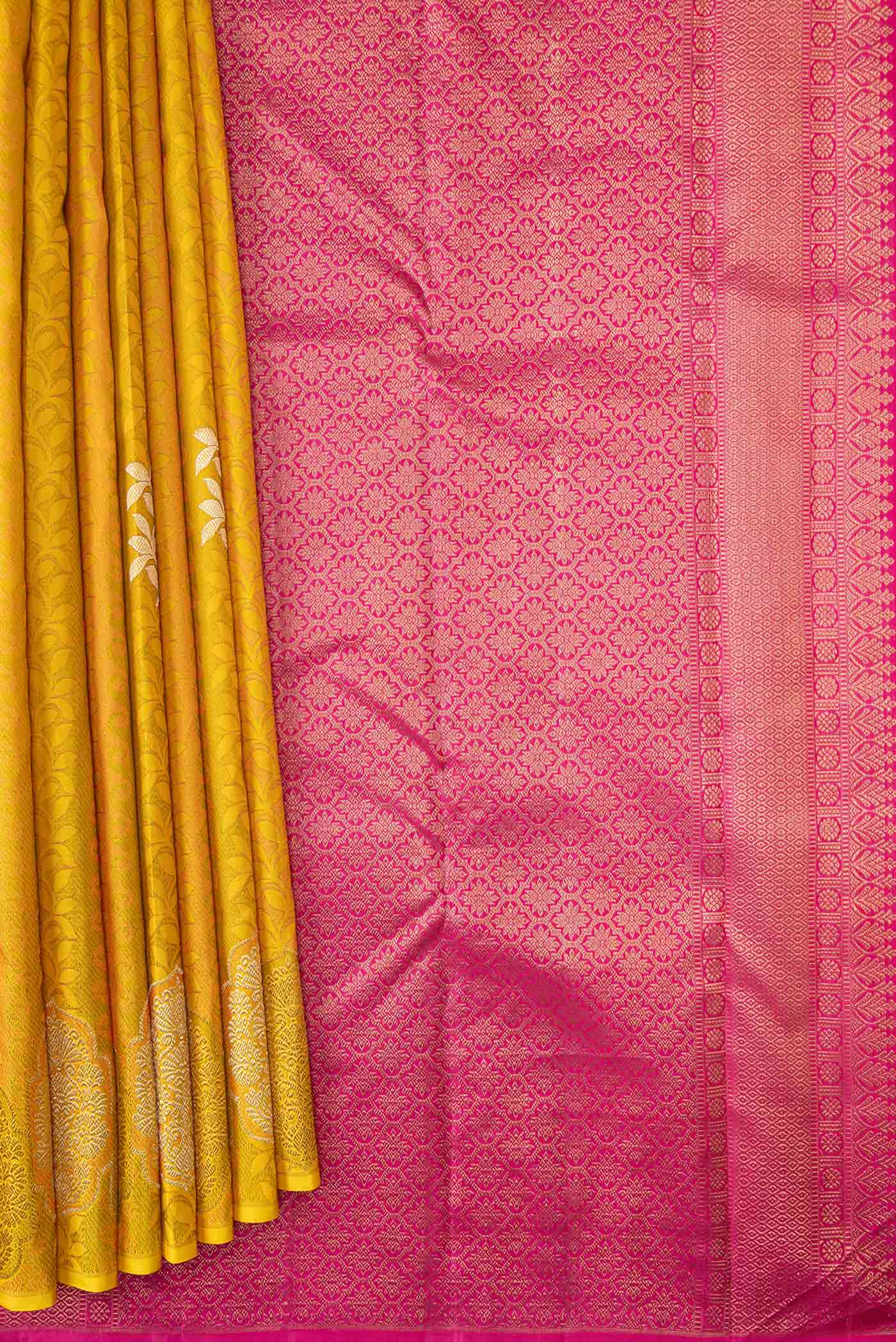 Pleats and pallu of Yellow Dual Tone Kanchipuram Silk Saree with Jacquard design on the body and Fancy Border