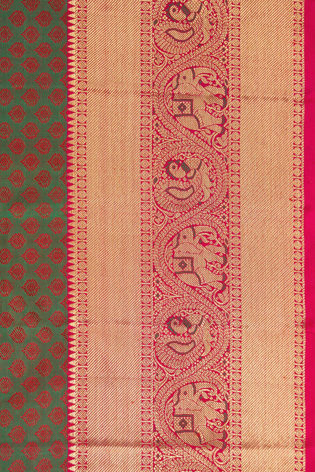 Border image of Mehandi Green Dual Tone Kanchipuram Silk Saree with Jacquard With Zari Butta on the body and Zari Border. 