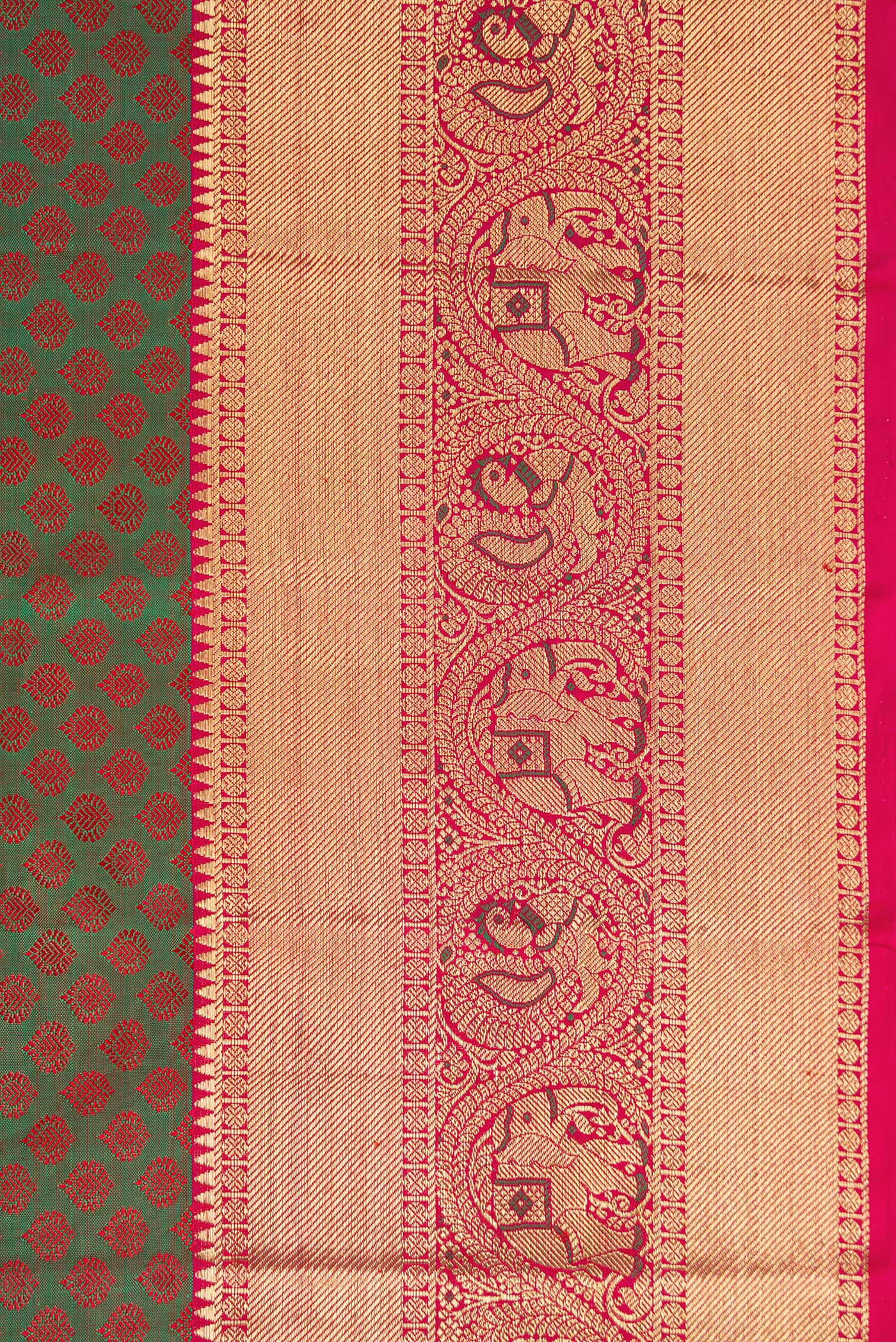 Border image of Mehandi Green Dual Tone Kanchipuram Silk Saree with Jacquard With Zari Butta on the body and Zari Border. 
