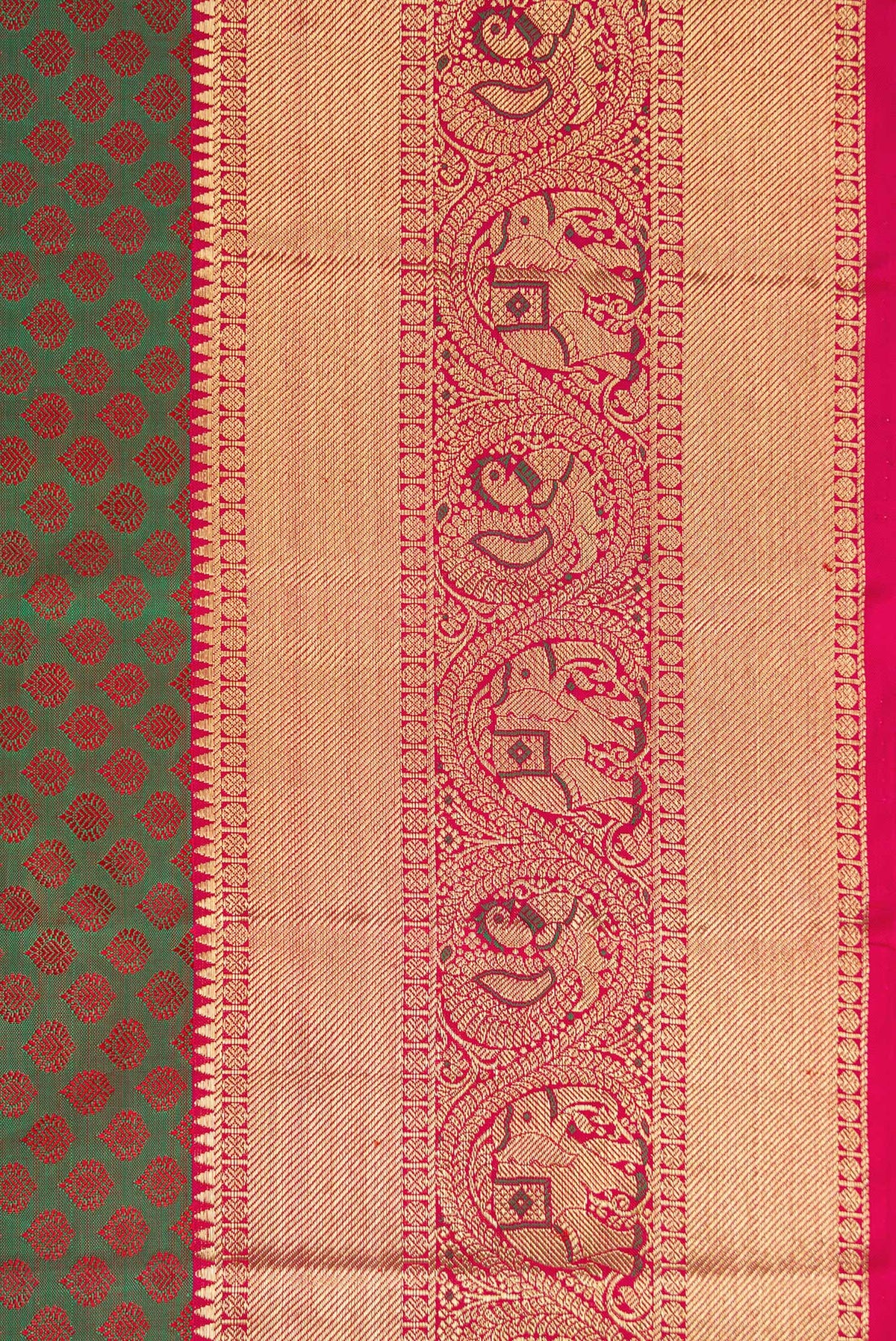Border image of Mehandi Green Dual Tone Kanchipuram Silk Saree with Jacquard With Zari Butta on the body and Zari Border. 