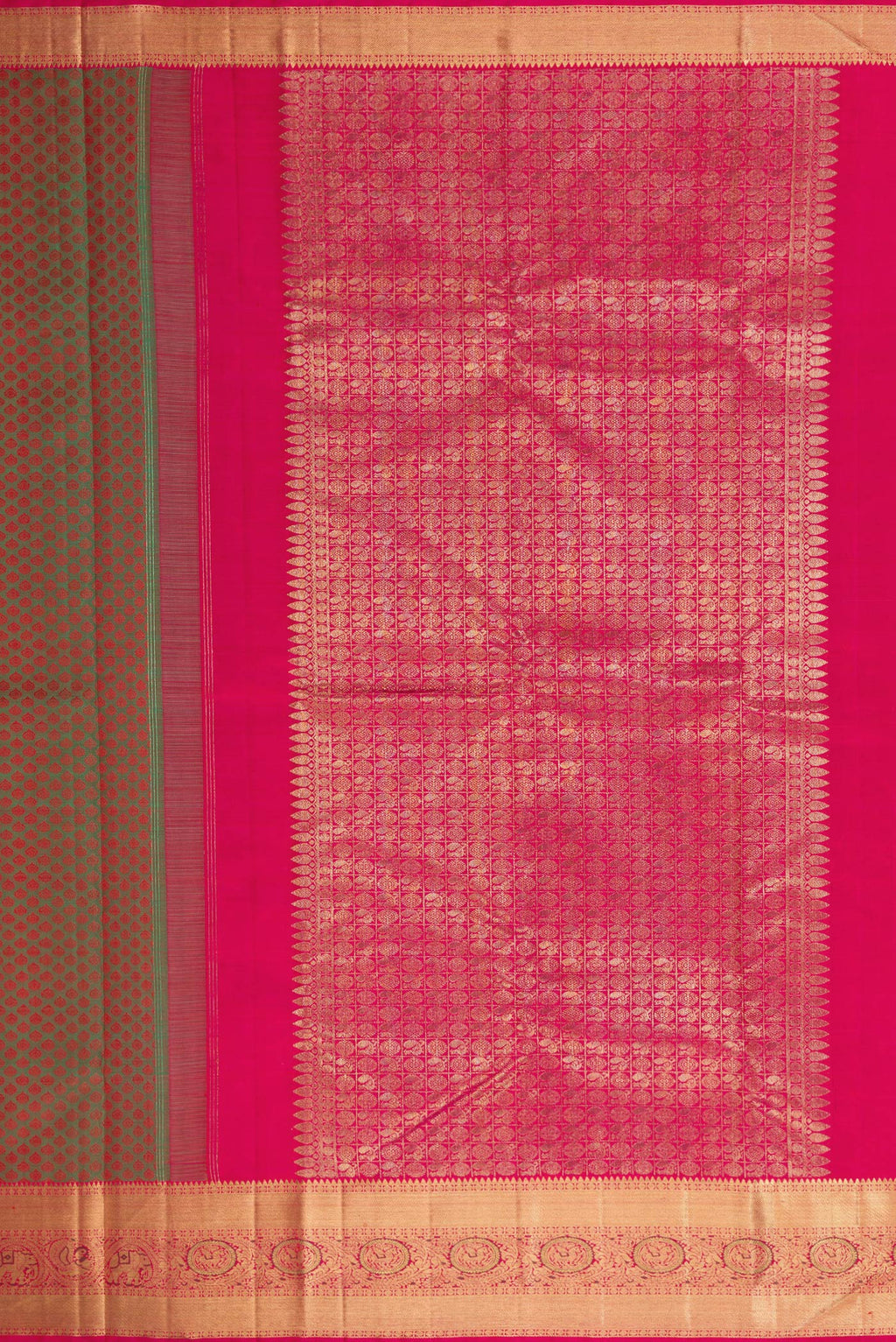 Close up image of the pallu of Mehandi Green Dual Tone Kanchipuram Silk Saree with Jacquard With Zari Butta on the body and Zari Border. 