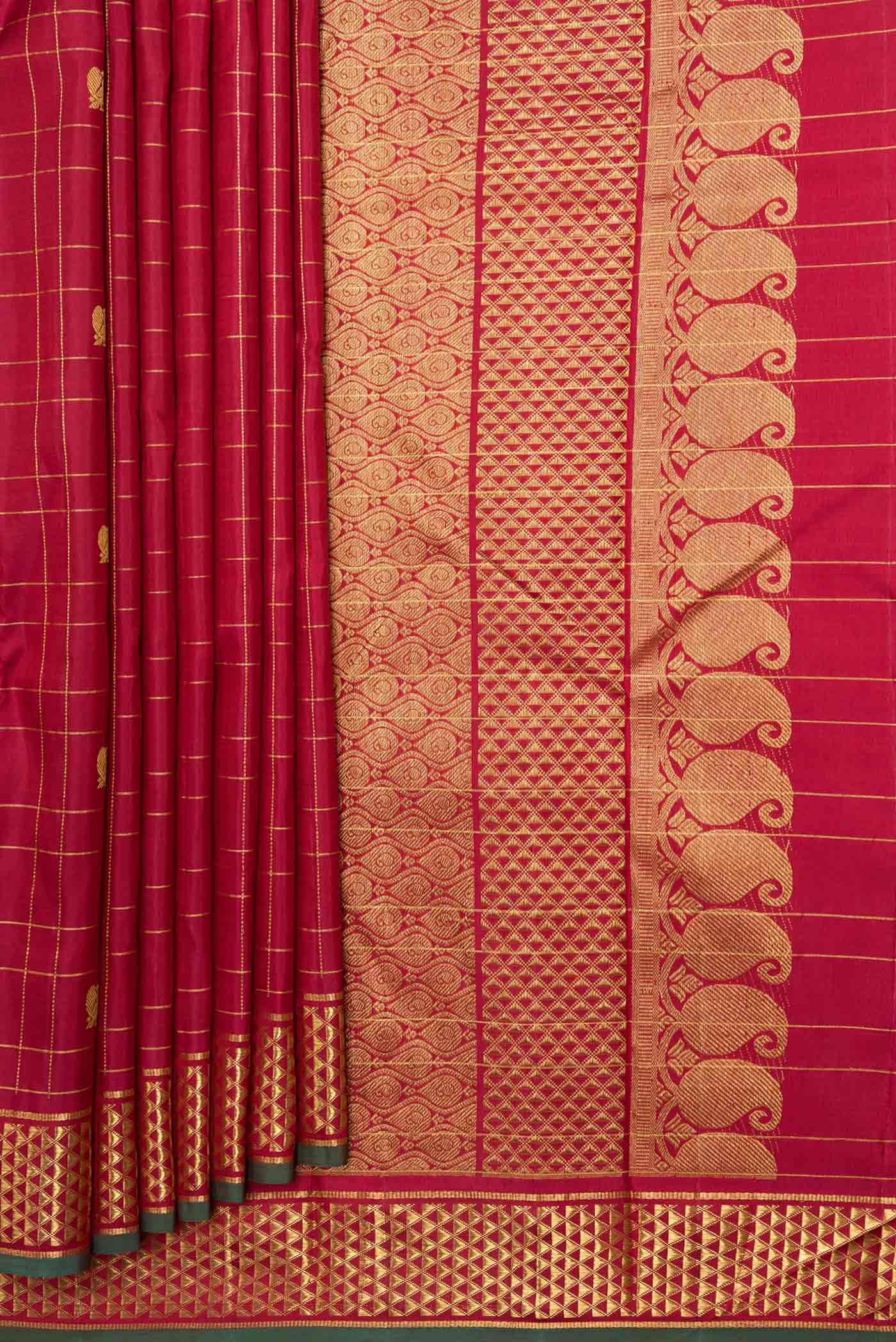 Pleats and pallu of Maroon Dual Tone Kanchipuram Silk Saree with Zari Butta on the body and Zari Border