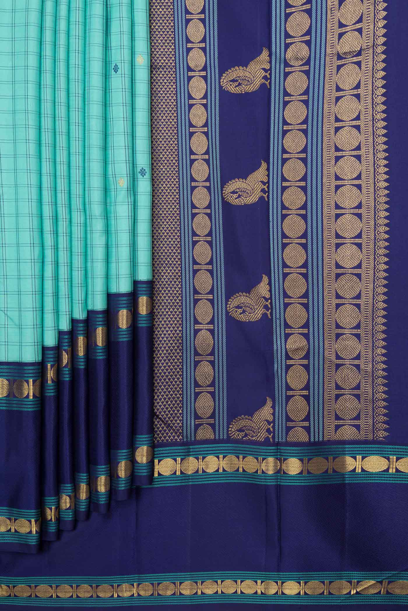 Pleats and pallu of Sea Green Dual Tone Kanchipuram Silk Saree with Checked design on the body and Zari And Thread Border