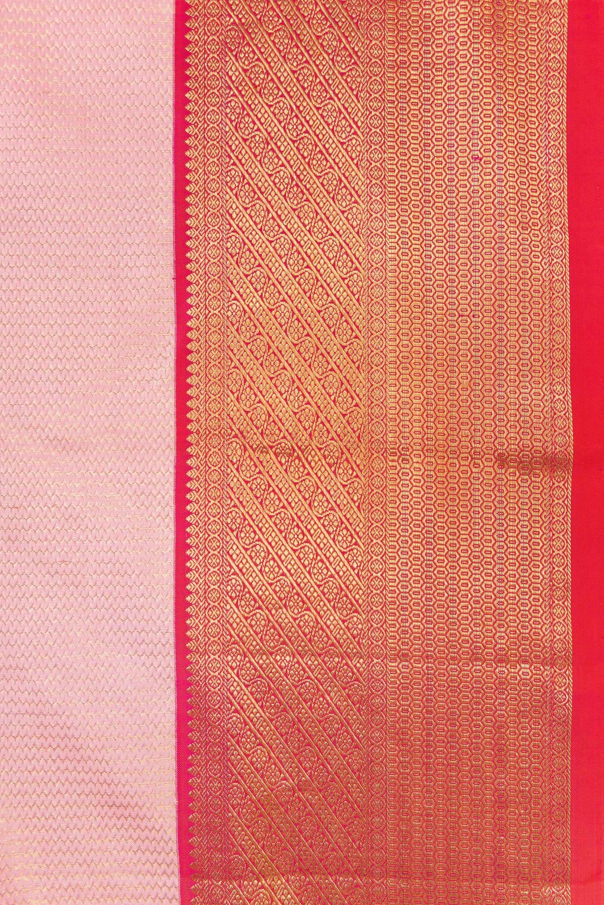 Border image of Pink Dual Tone Kanchipuram Silk Saree with Zari Brocade on the body and Zari Border. 