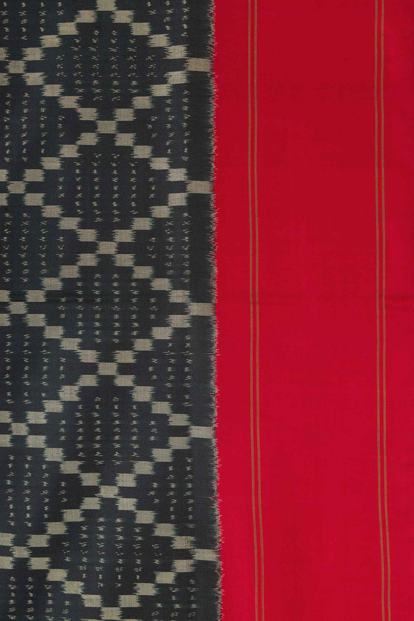Border image of Black Pochampally Silk Saree with Pure Ikat on the body and Plain Border