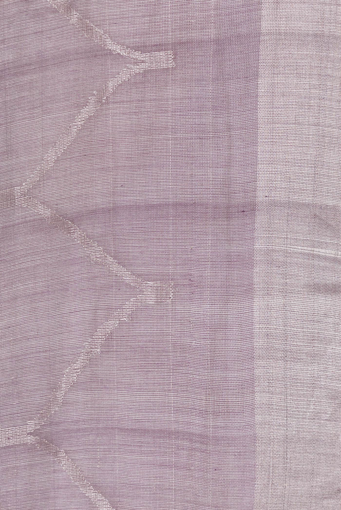 Border image of Lavender Dual Tone Organza Silk Saree with Zari Brocade on the body and Zari Border. 
