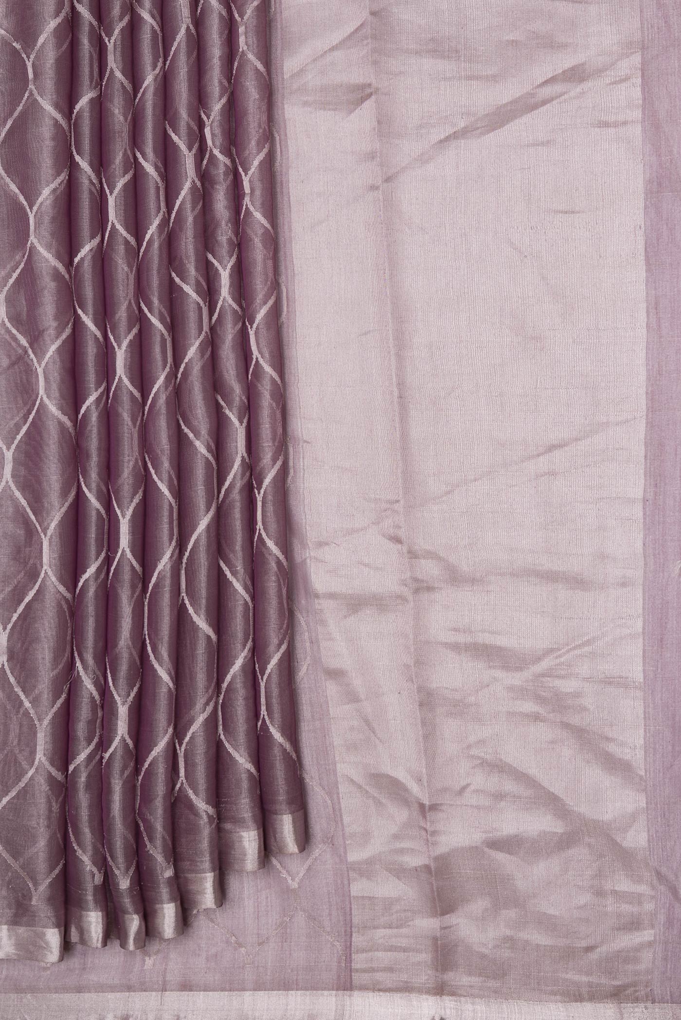 Pleats and pallu of Lavender Dual Tone Organza Silk Saree with Zari Brocade on the body and Zari Border. 