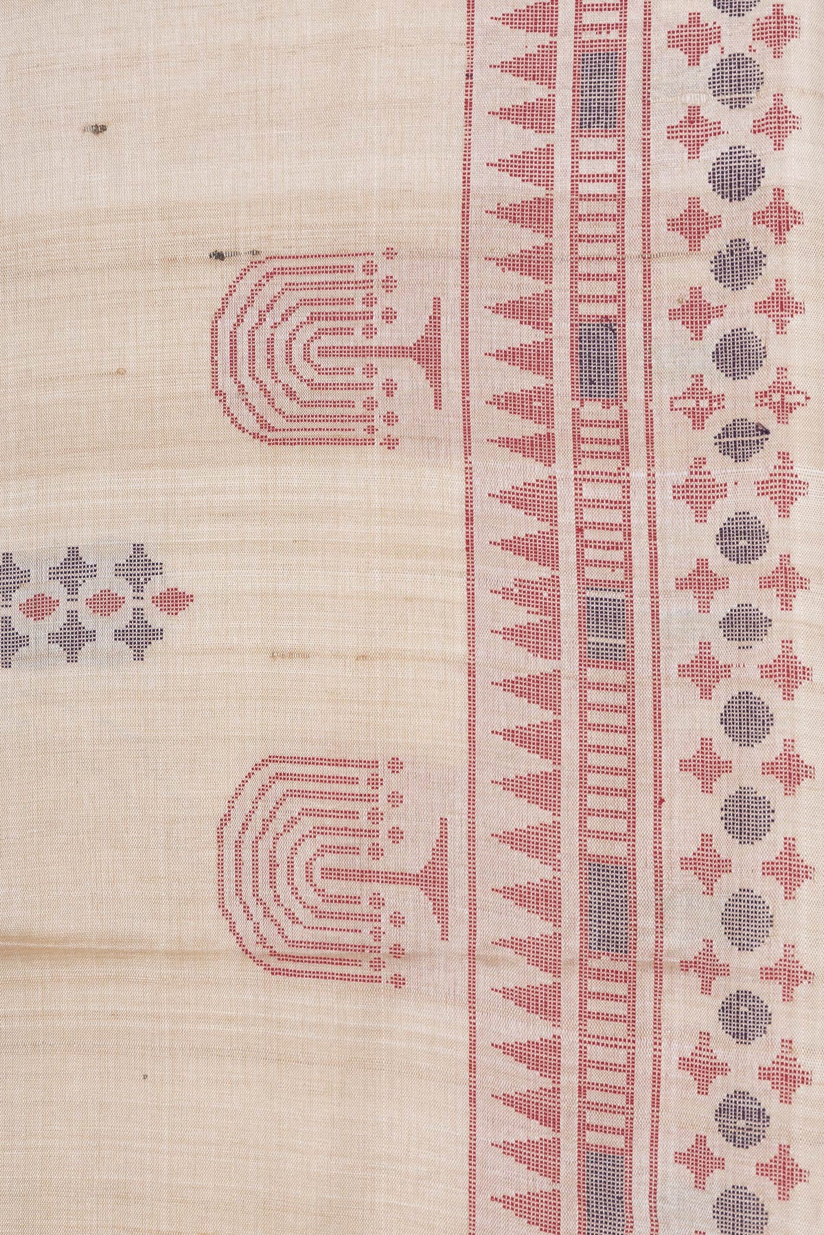 Border image of Beige Dual Tone Tussar Silk Saree with Thread Butta on the body and Thread Border. 
