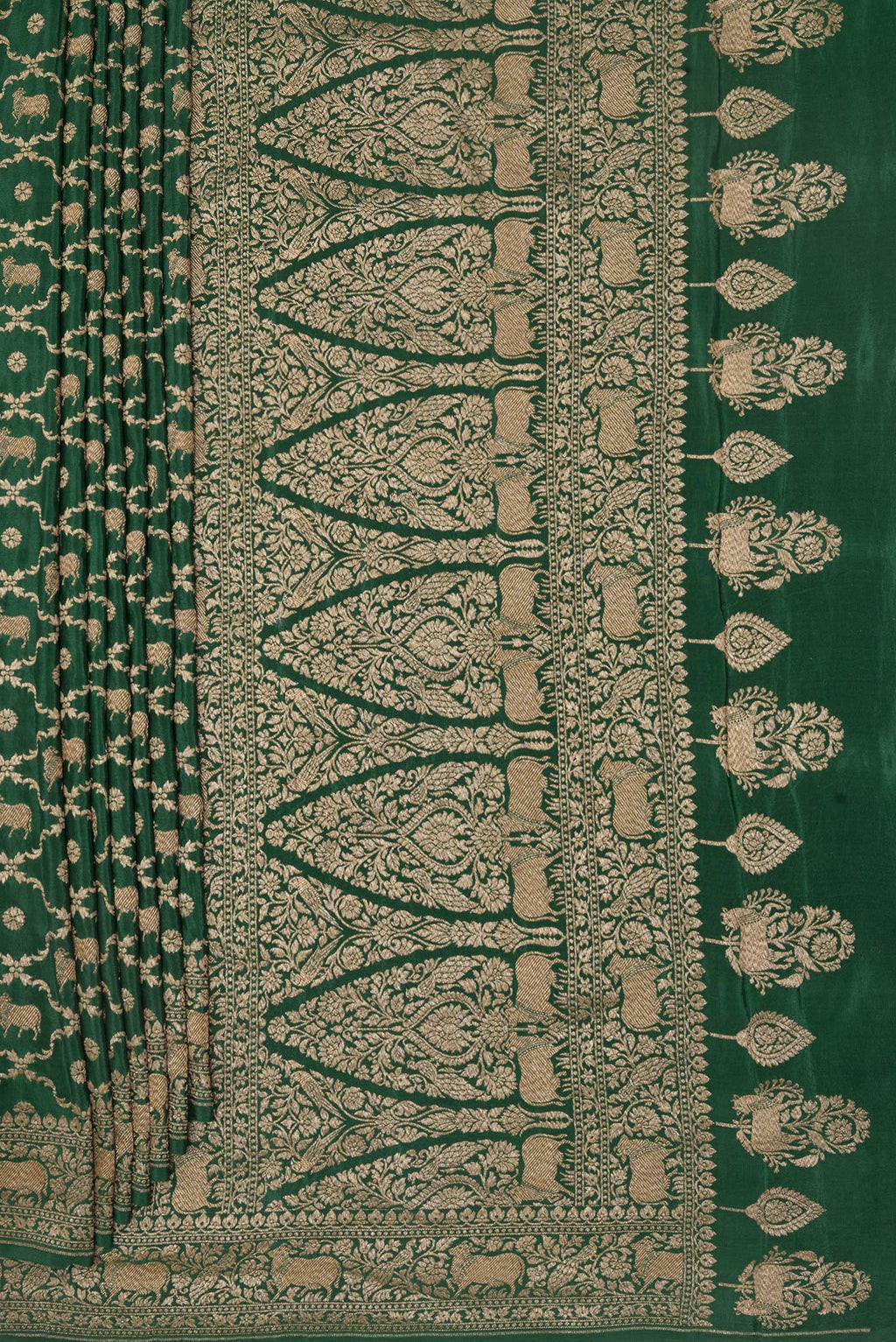 Pleats and pallu of Bottle Green Banarasi Georgette Saree with Zari Brocade on the body and Zari Border. 
