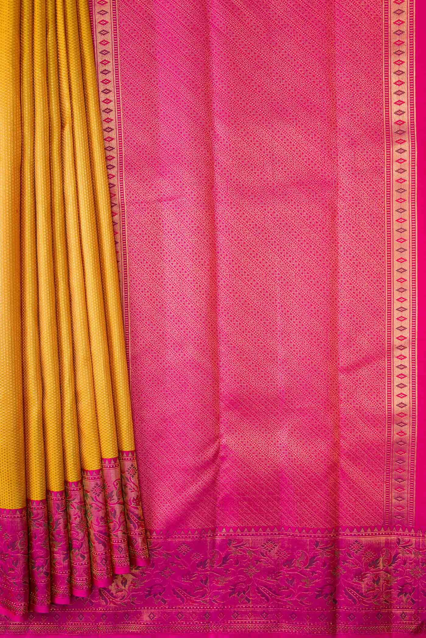 pleats pallu