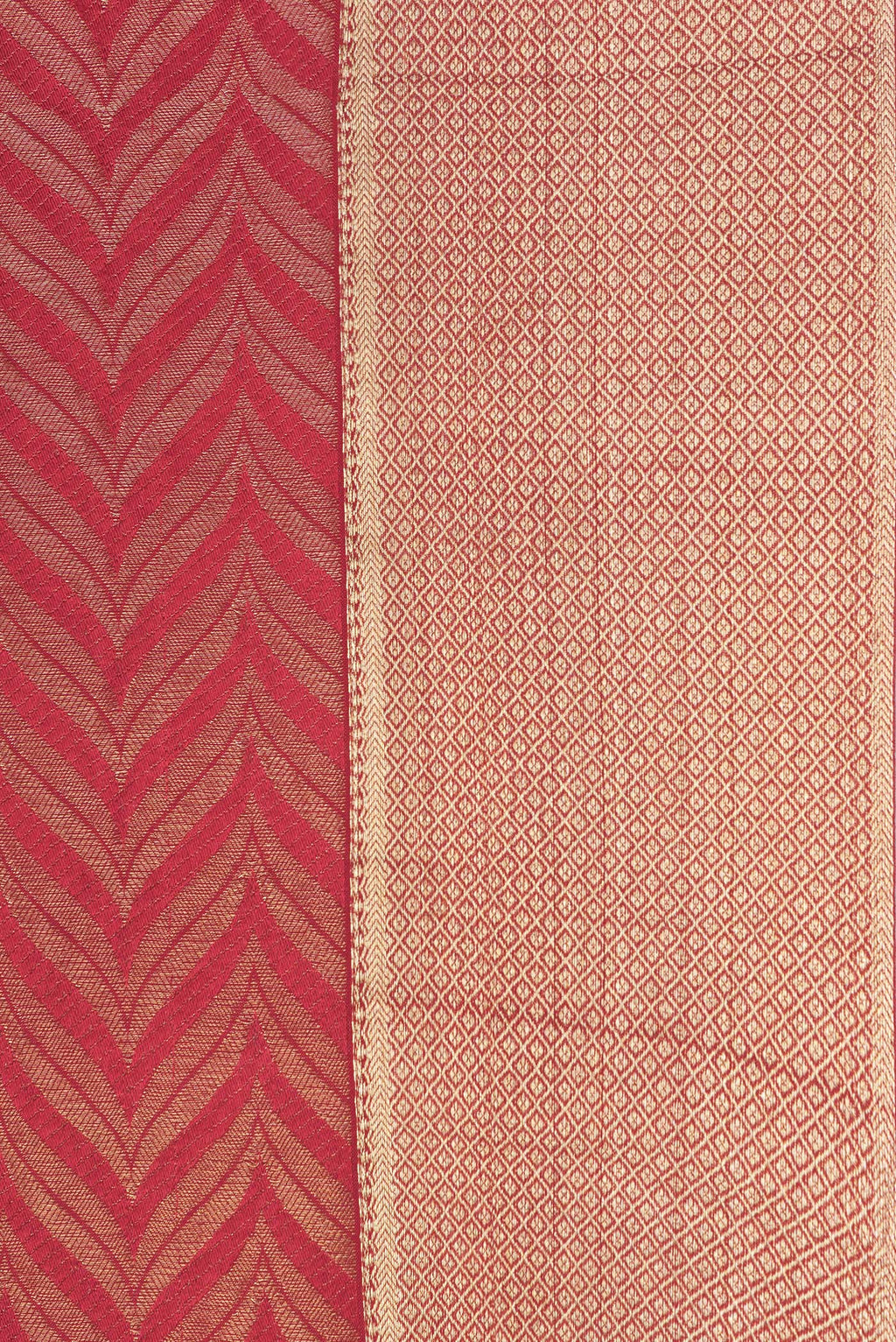 Border image of Red Dual Tone Mysore Georgette Saree with Zari Brocade on the body and Zari Border. 