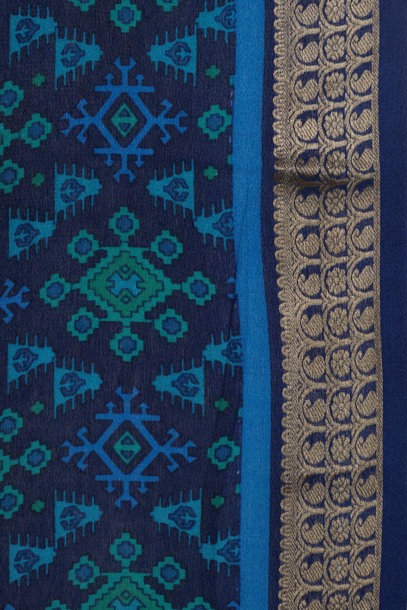 Border image of Navy Blue Dual Tone Crepe Saree with Printed design on the body and Zari Border. 
