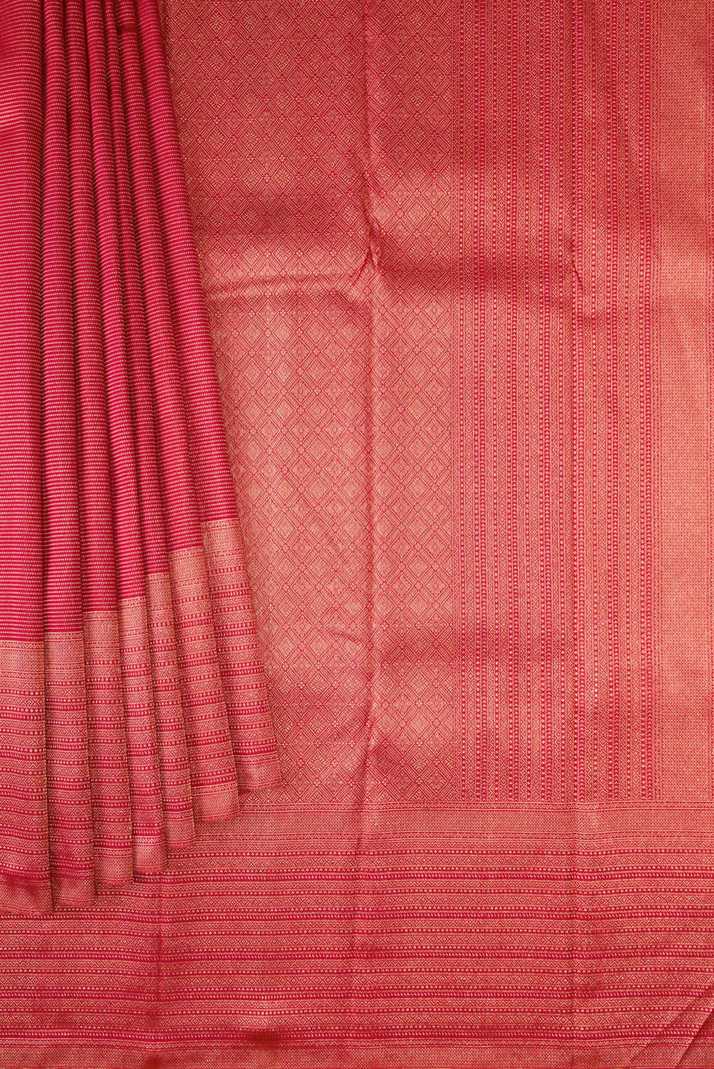 Pleats and pallu of Red Dual Tone Kanjivaram Silk Saree with Zari Brocade on the body and Zari Border. 