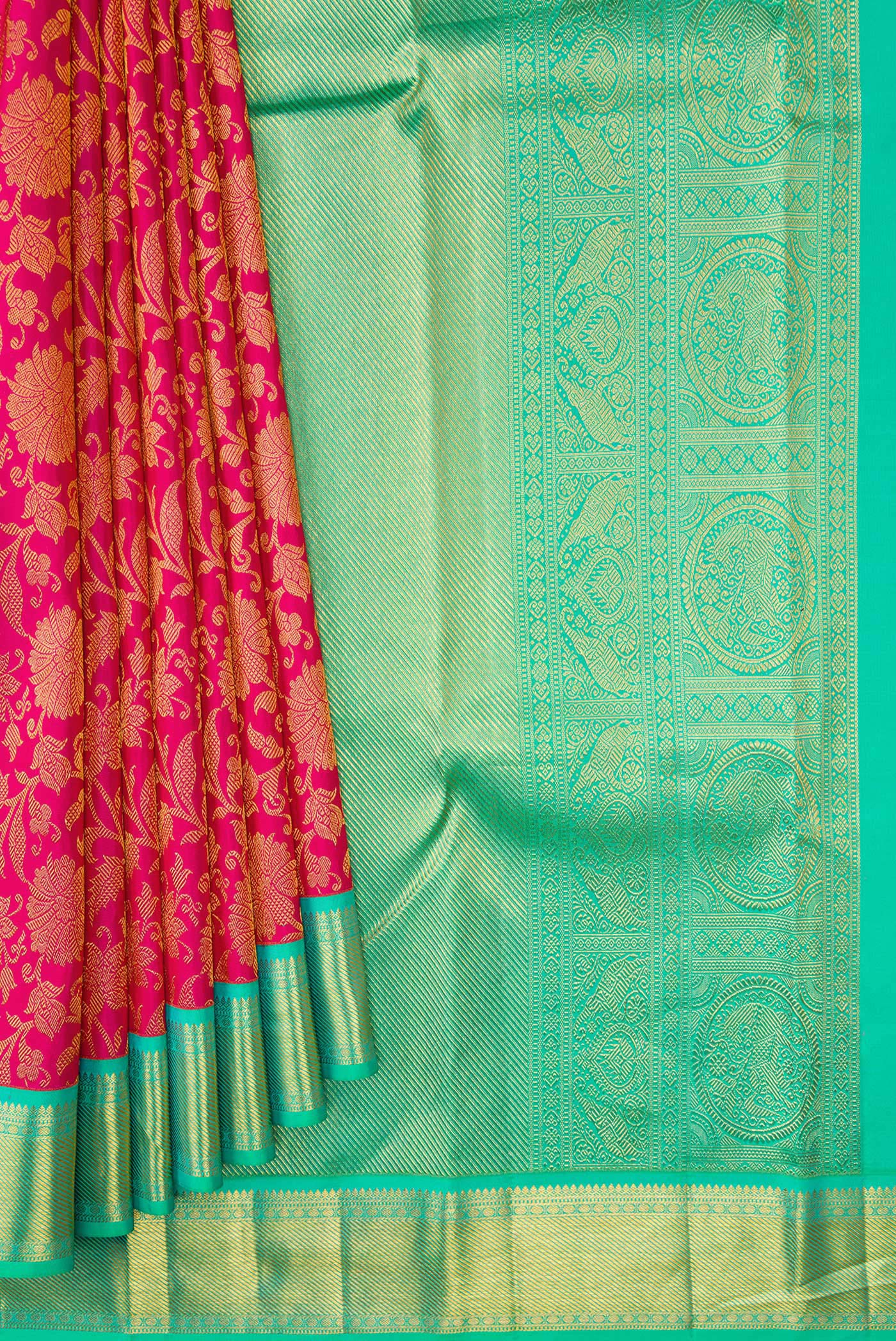 Pleats and pallu of Dark Pink Dual Tone Kanjivaram Silk Saree with Zari Brocade on the body and Zari Border. 
