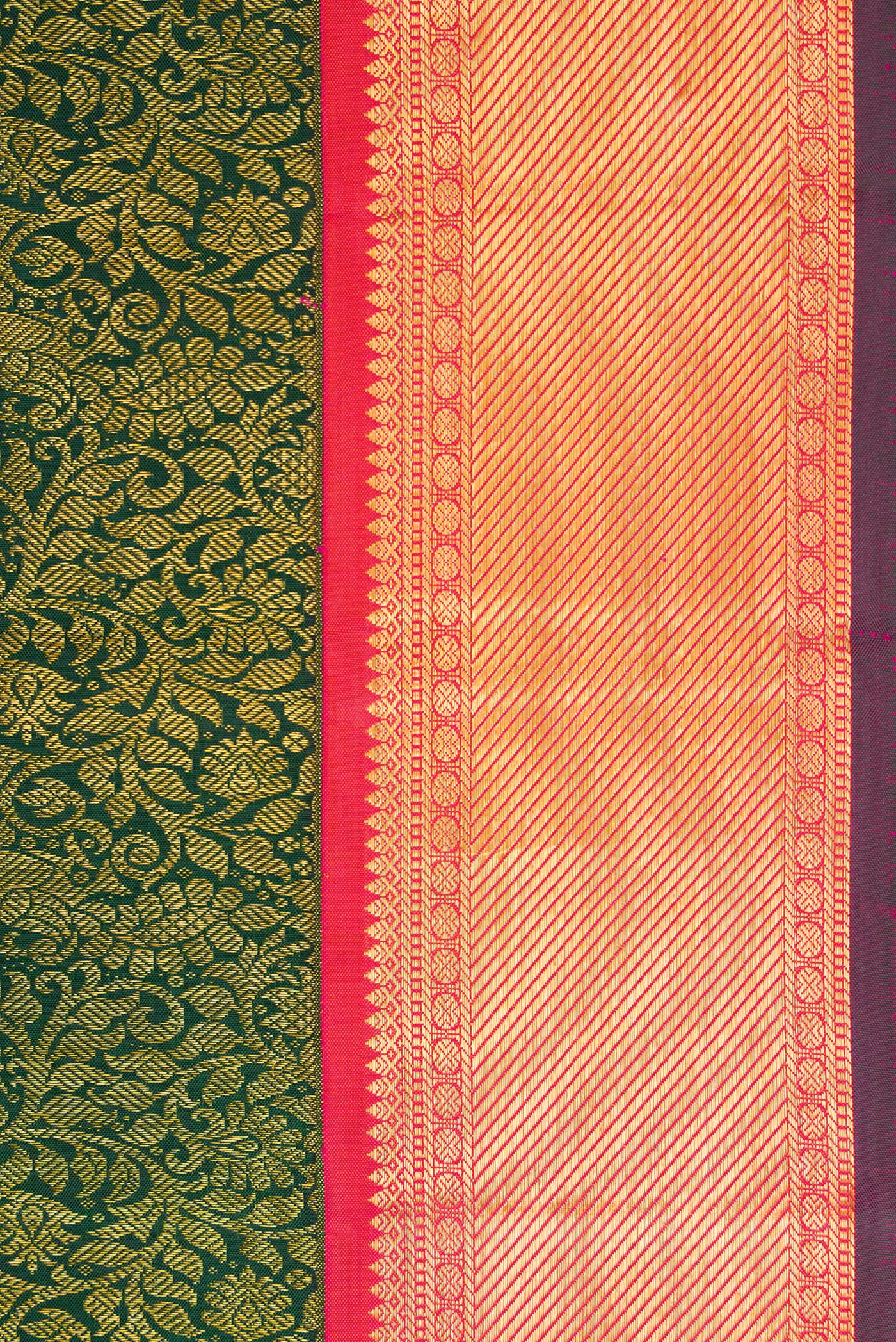 Border image of Bottle Green Dual Tone Kanjivaram Silk Saree with Zari Brocade on the body and Zari Border. 