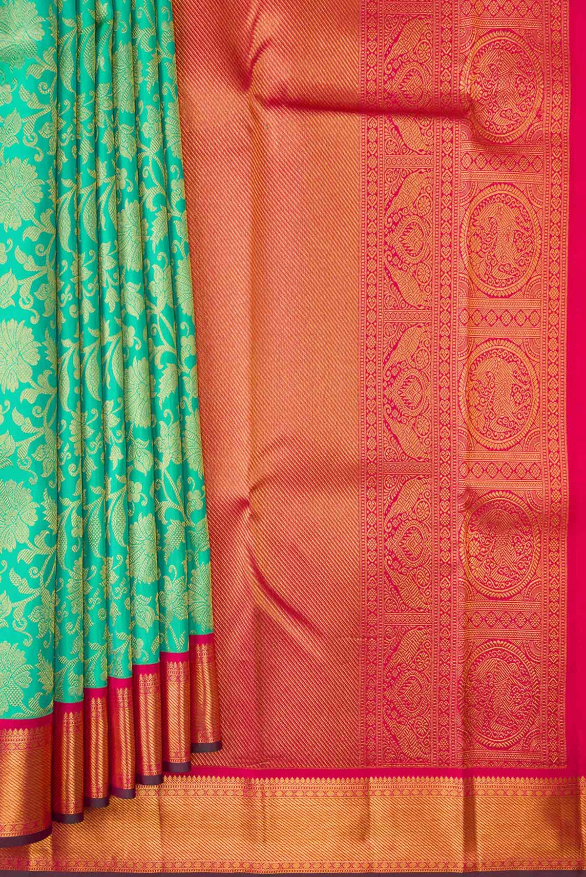 Pleats and pallu of Sea Green Dual Tone Kanjivaram Silk Saree with Zari Brocade on the body and Zari Border. 