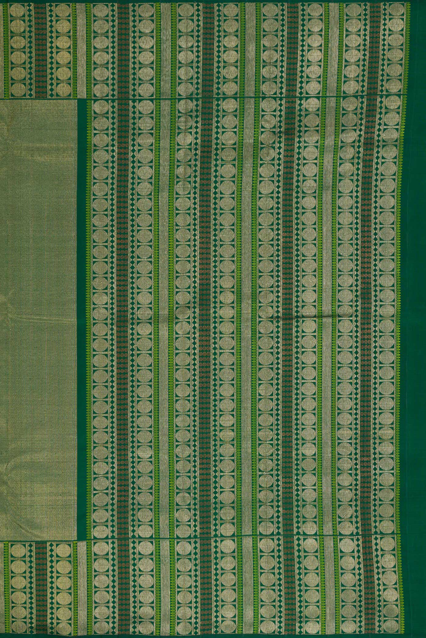 Close up image of the pallu of Green Dual Tone Kanchipuram Silk Saree with Zari Brocade on the body and Fancy Border. 