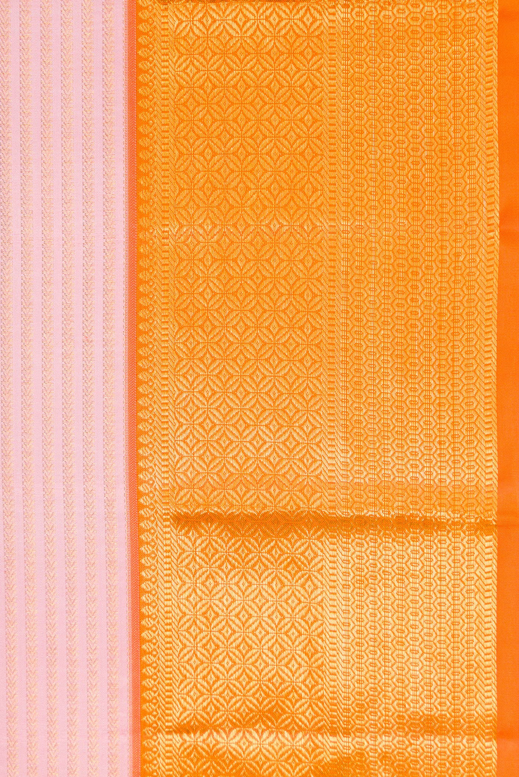 Border image of Pink Dual Tone Kanchipuram Silk Saree with Zari Brocade on the body and Zari Border. 