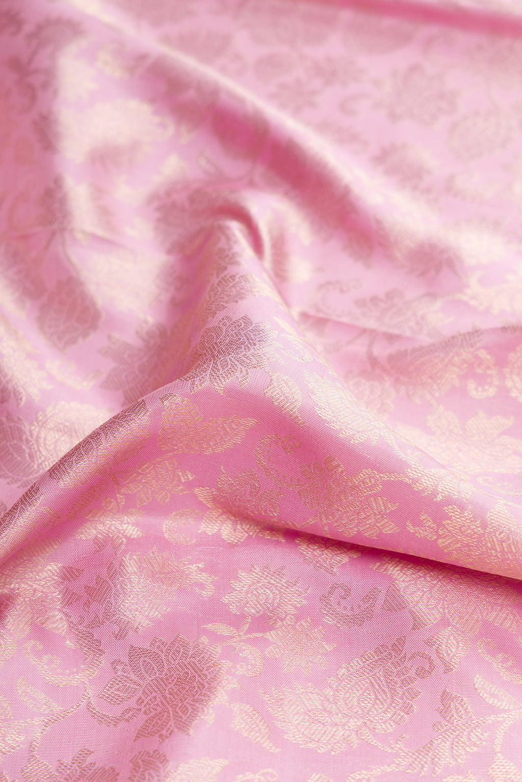 Close up of Lavender Dual Tone Kanjivaram Silk Saree with Zari Brocade on the body and Zari Border.  displaying folds