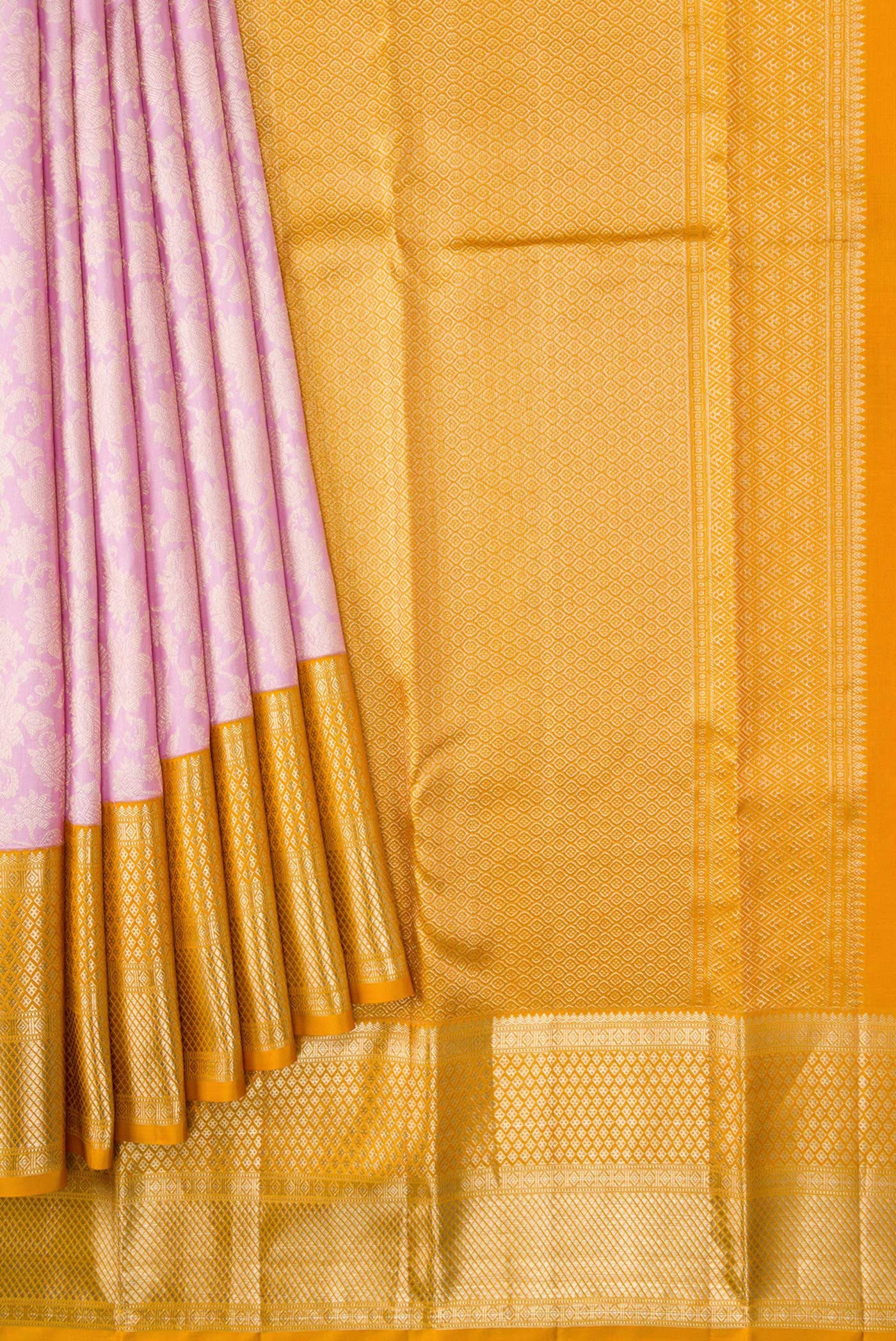 Pleats and pallu of Lavender Dual Tone Kanjivaram Silk Saree with Zari Brocade on the body and Zari Border. 