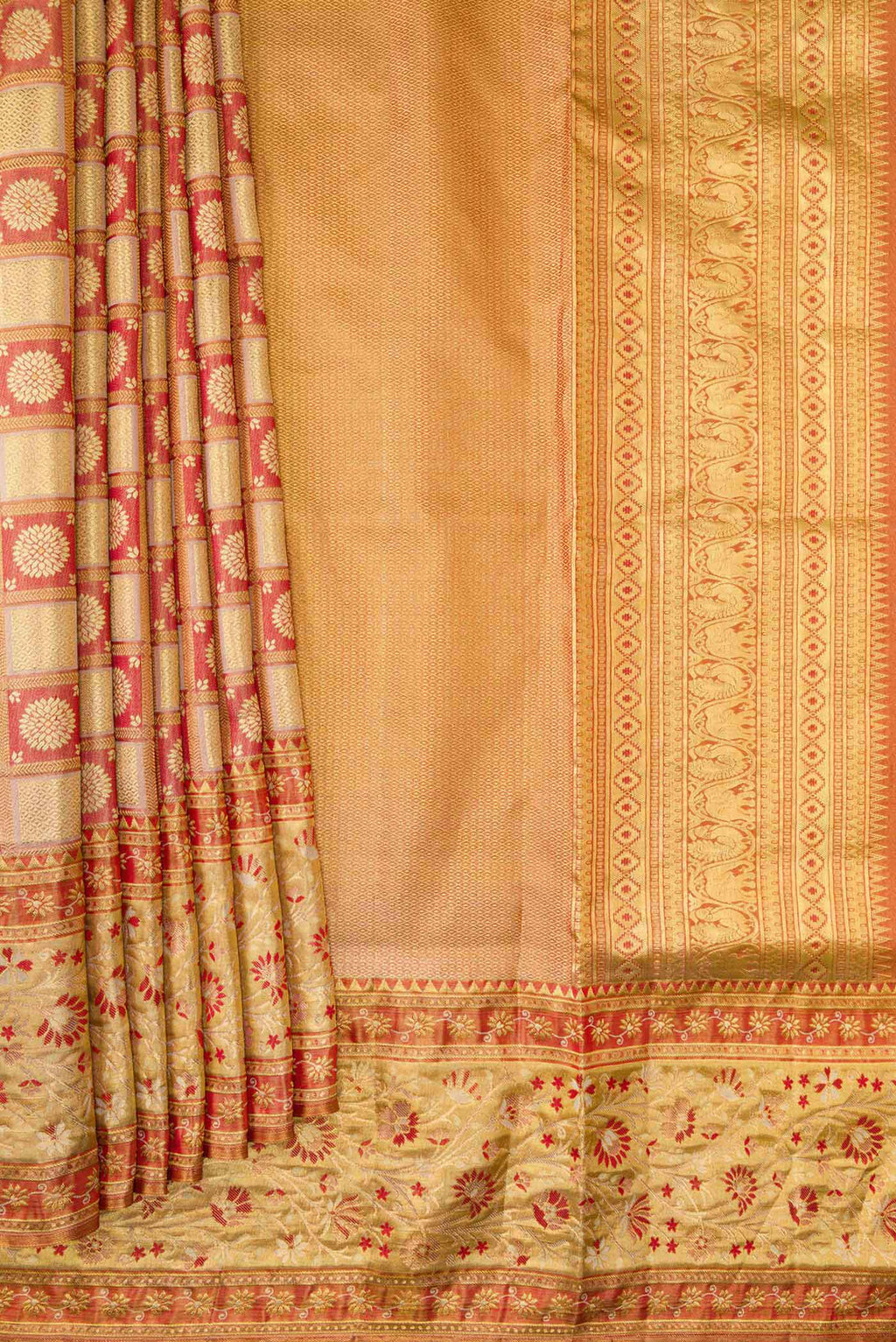 Pleats and pallu of Red Dual Tone Kanchipuram Tissue Silk Saree with Zari Brocade on the body and Zari Border. 