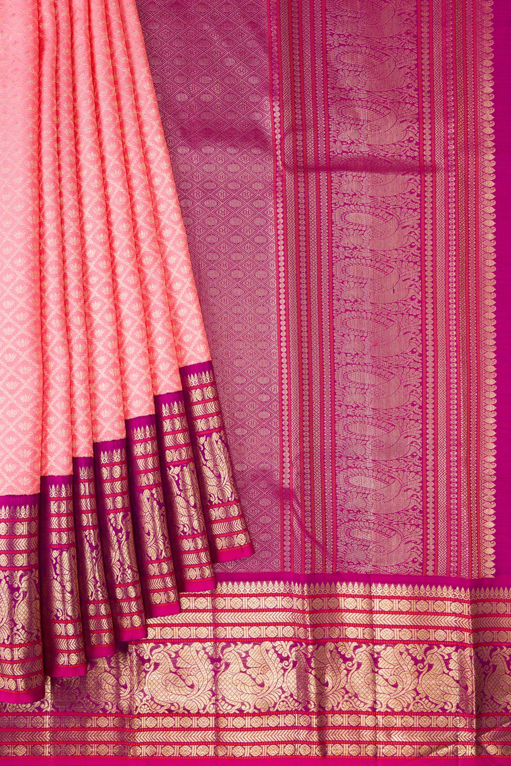Pleats and pallu of Pink Dual Tone Kanchipuram Silk Saree with Zari Brocade on the body and Zari Border. 