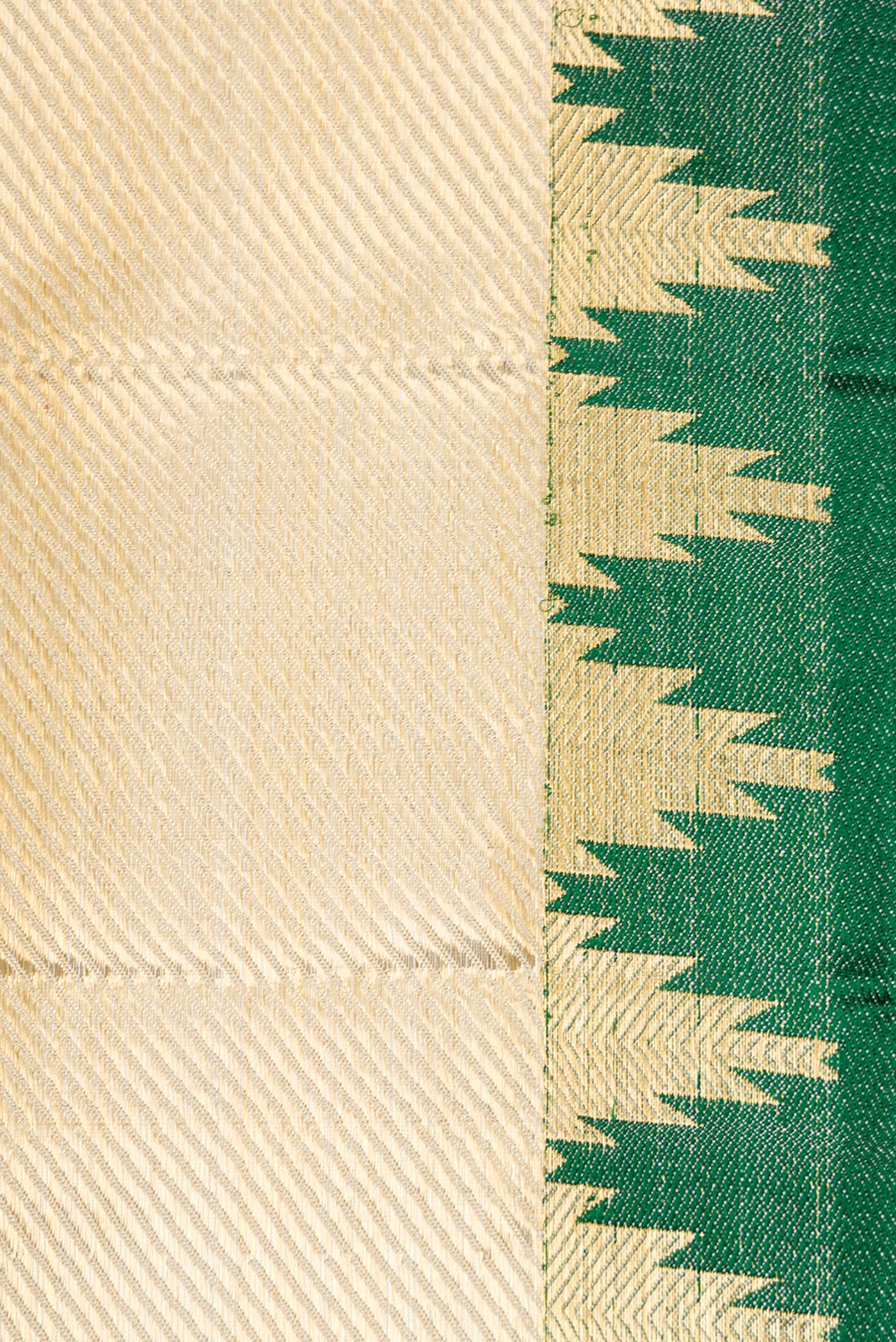 Border image of Gold Dual Tone Kanjivaram Tissue Silk Saree with Zari Brocade on the body and Temple Border. 