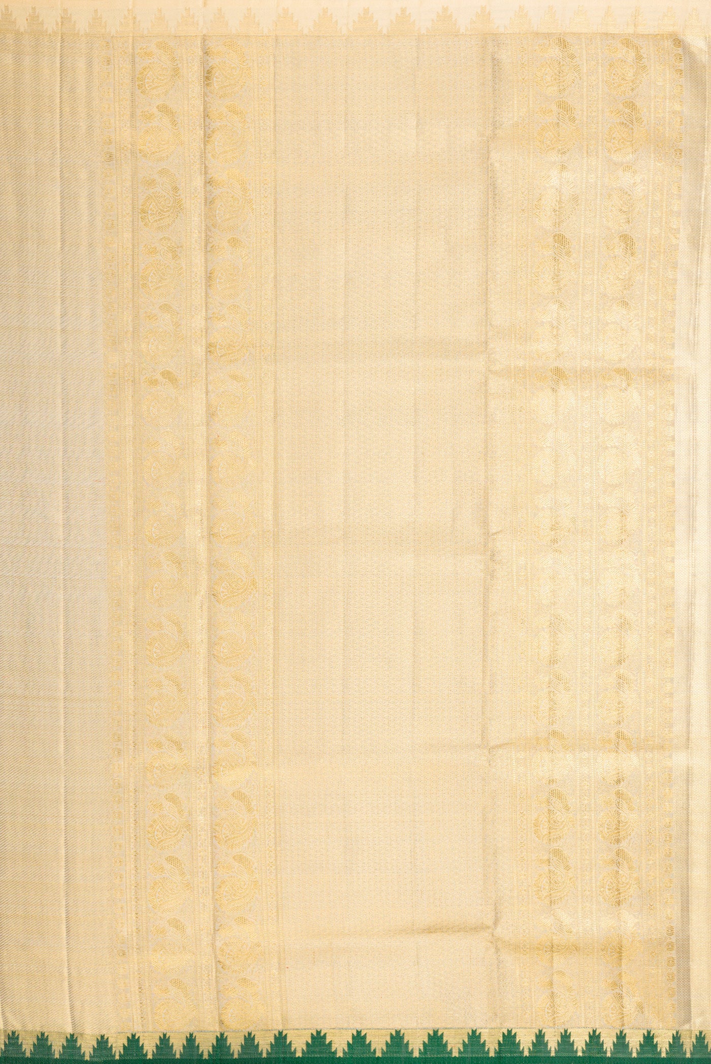 Close up image of the pallu of Gold Dual Tone Kanjivaram Tissue Silk Saree with Zari Brocade on the body and Temple Border. 