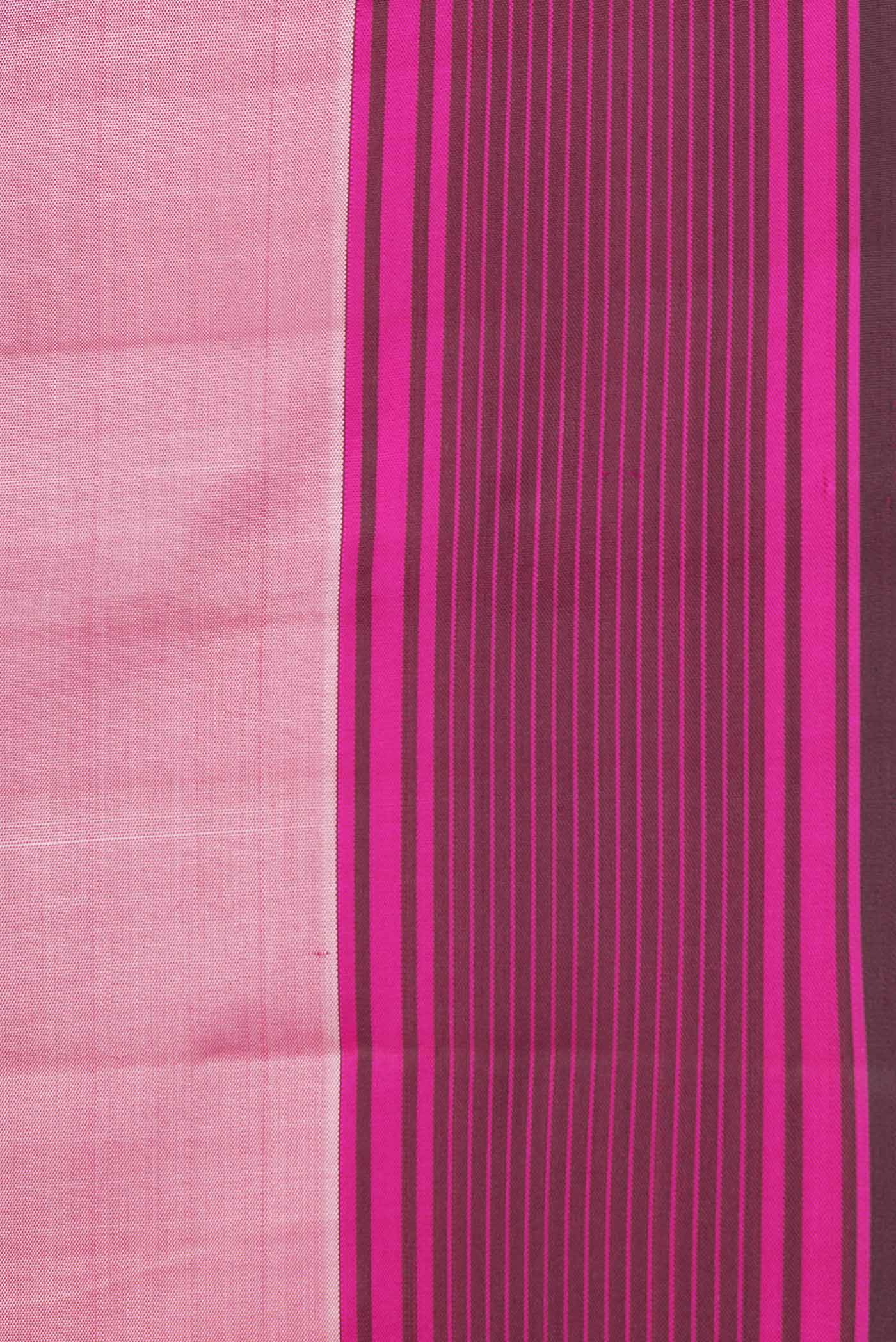 Border image of Pink Dual Tone Kanchipuram Saree with Zari Butta on the body and Thread Border. 