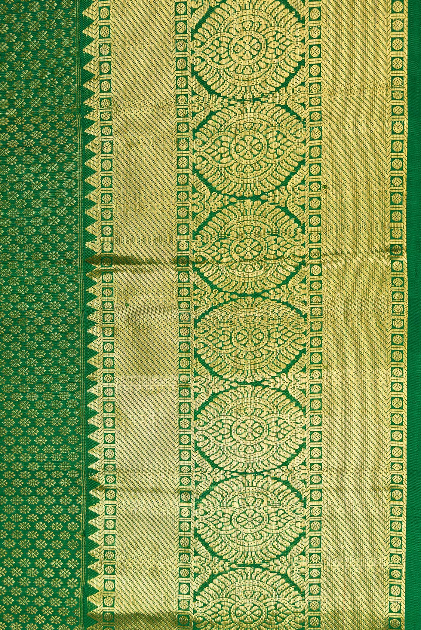 Border image of Green Dual Tone Kanchipuram Silk Saree with Zari Brocade on the body and Zari Border. 