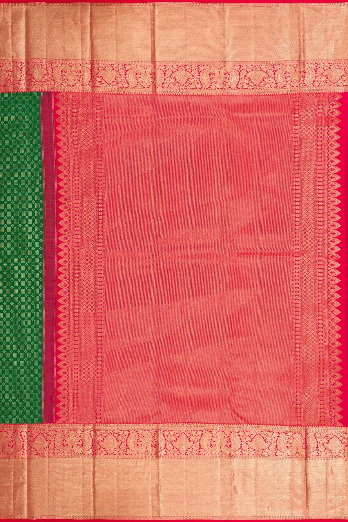 Close up image of the pallu of Green Dual Tone Kanjivaram Silk Saree with Zari Brocade on the body and Zari Border. 