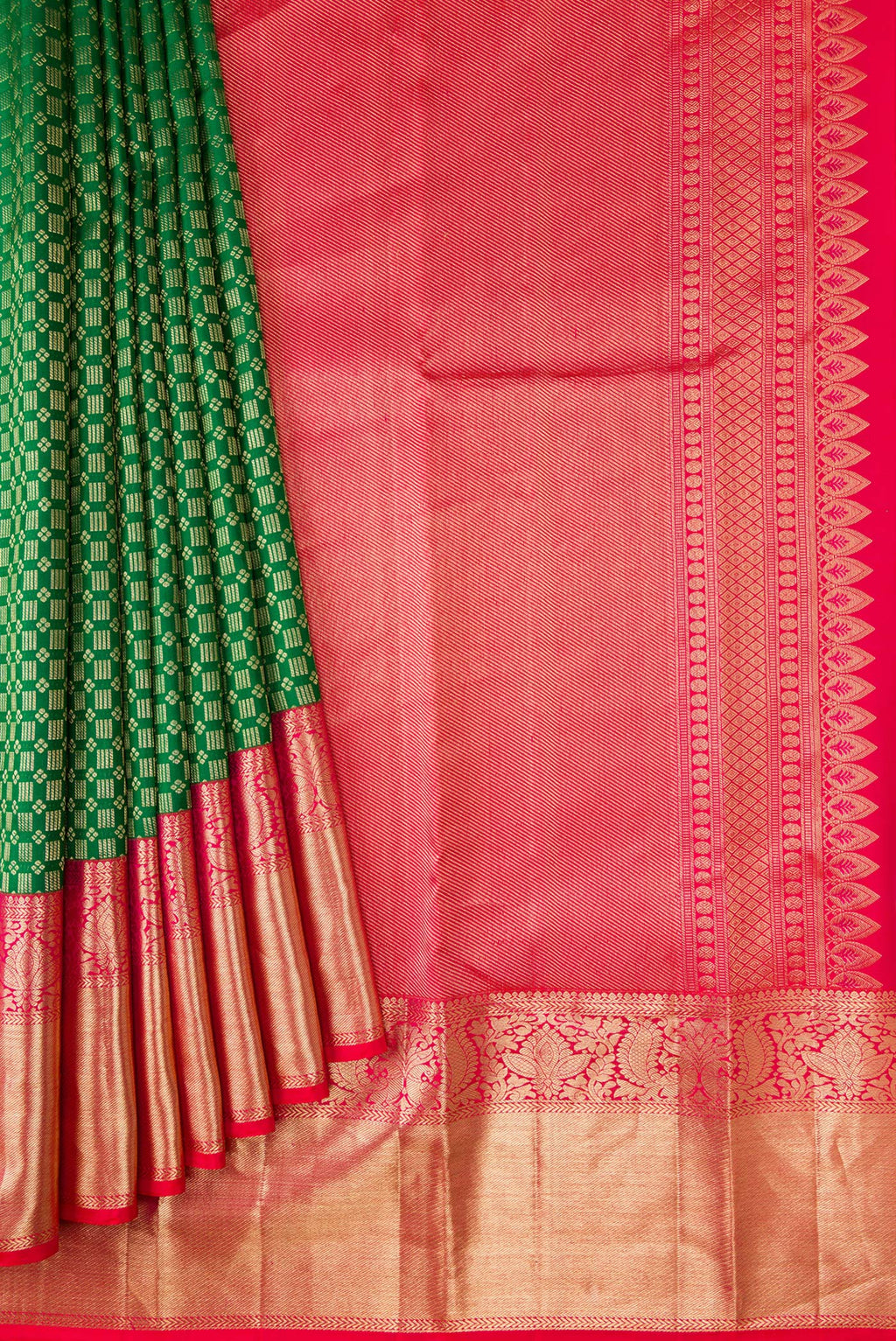 Pleats and pallu of Green Dual Tone Kanjivaram Silk Saree with Zari Brocade on the body and Zari Border. 