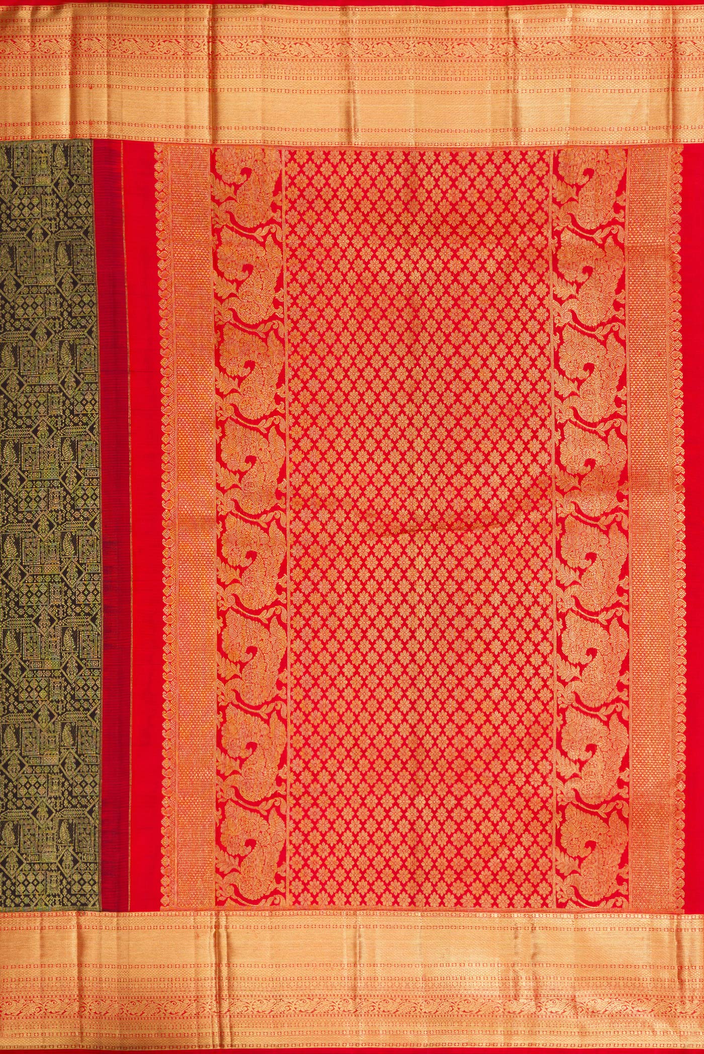 Close up image of the pallu of Black Dual Tone Kanjivaram Silk Saree with Zari Brocade on the body and Zari Border. 