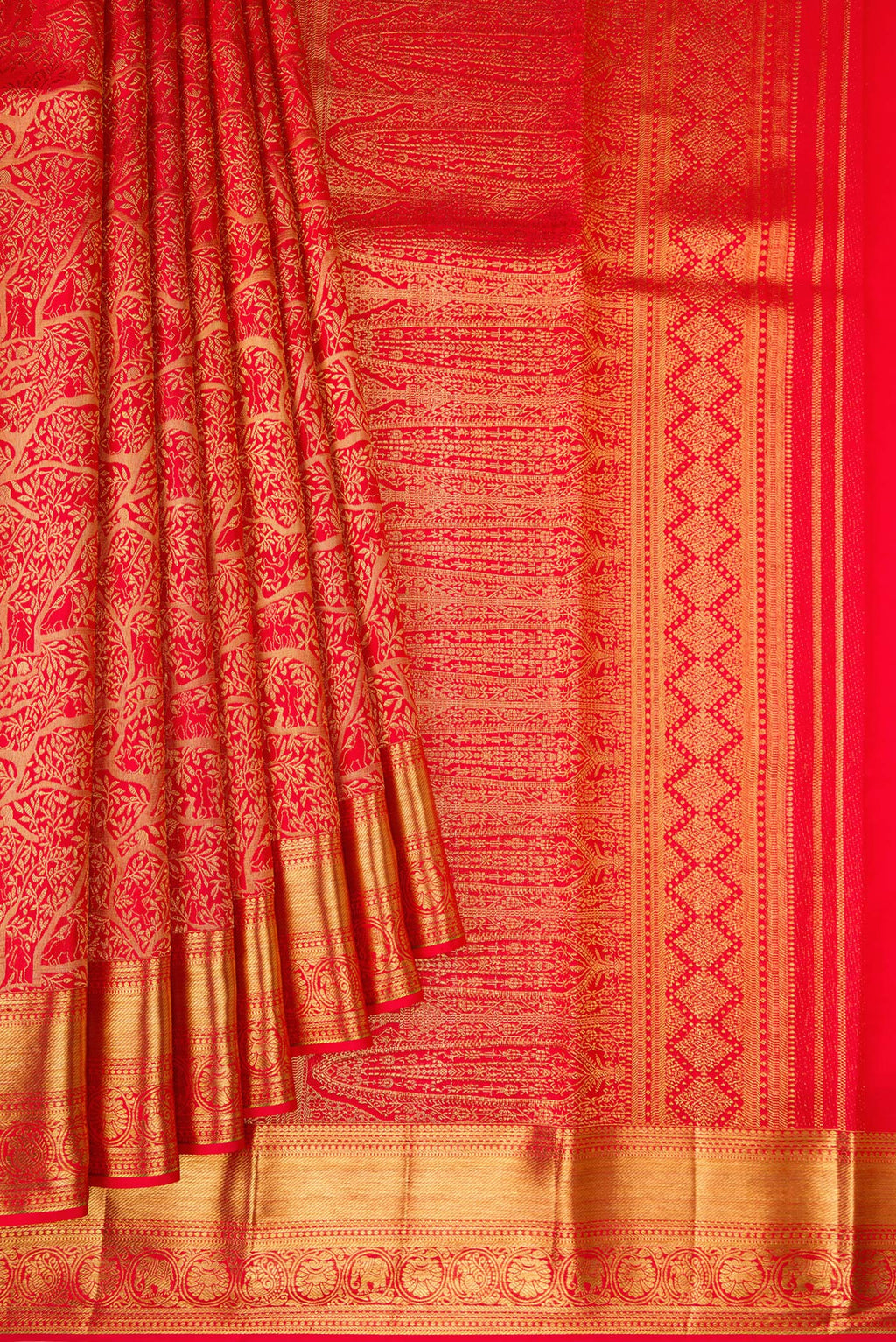 Pleats and pallu of Red Dual Tone Kanjivaram Silk Saree with Zari Brocade on the body and Zari Border. 