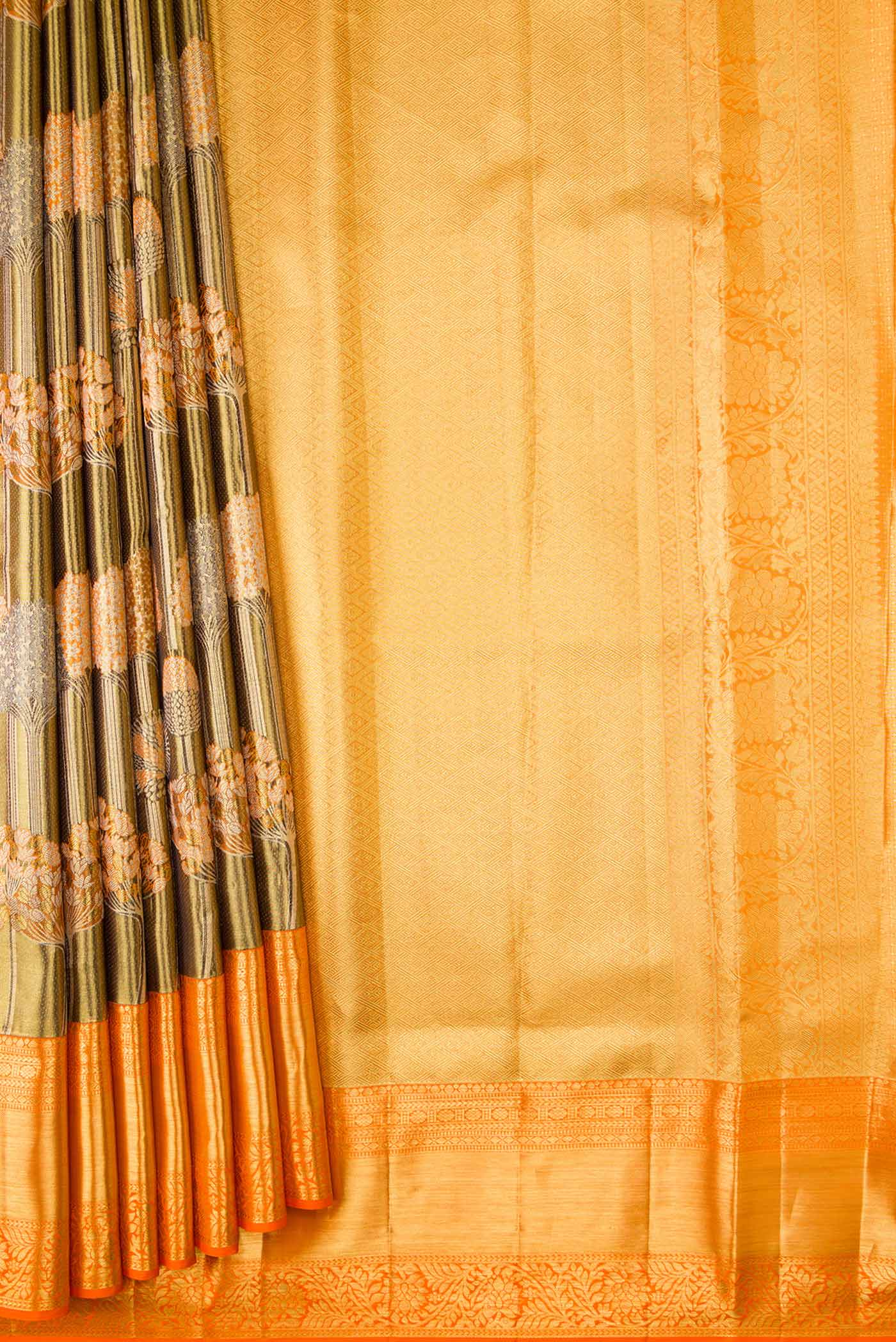 pleats pallu