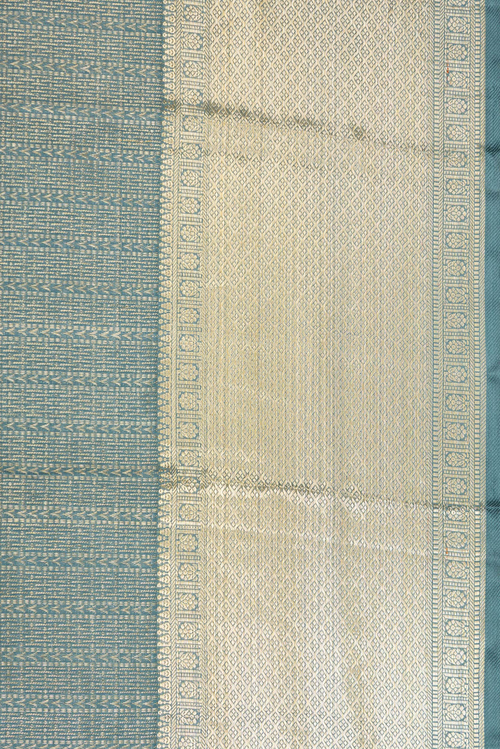 Border image of Grey Dual Tone Kanchipuram Silk Saree with Zari Brocade on the body and Zari Border. 