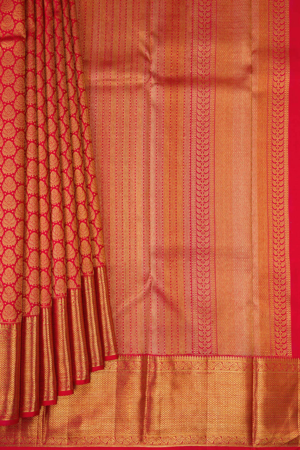 Pleats and pallu of Red Kanchipuram Silk Saree with Zari Brocade on the body and Zari Border. 
