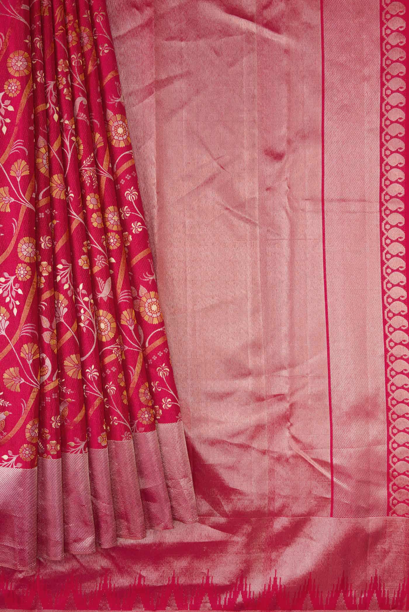 Pleats and pallu of Red Dual Tone Kanjivaram Silk Saree with Zari Brocade on the body and Zari Border. 