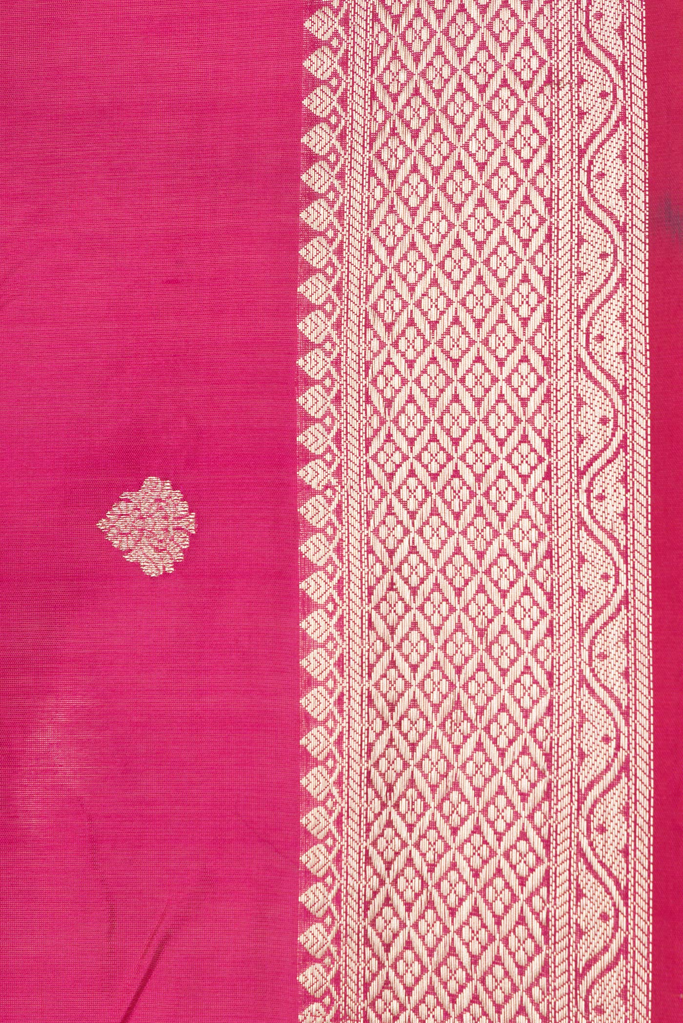 Border image of Pink Dual Tone Banarasi Silk Saree with Zari Butta on the body and Zari Border. 
