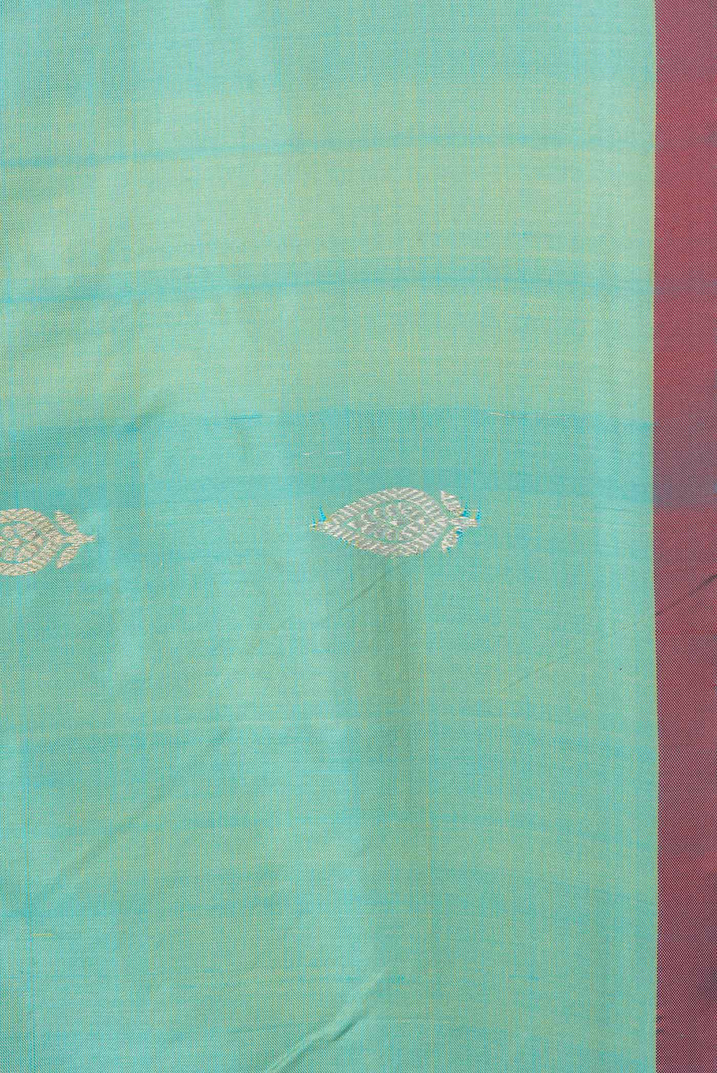 Border image of Pista Green Dual Tone Banarasi Silk Saree with Zari Butta on the body and Thread Border. 